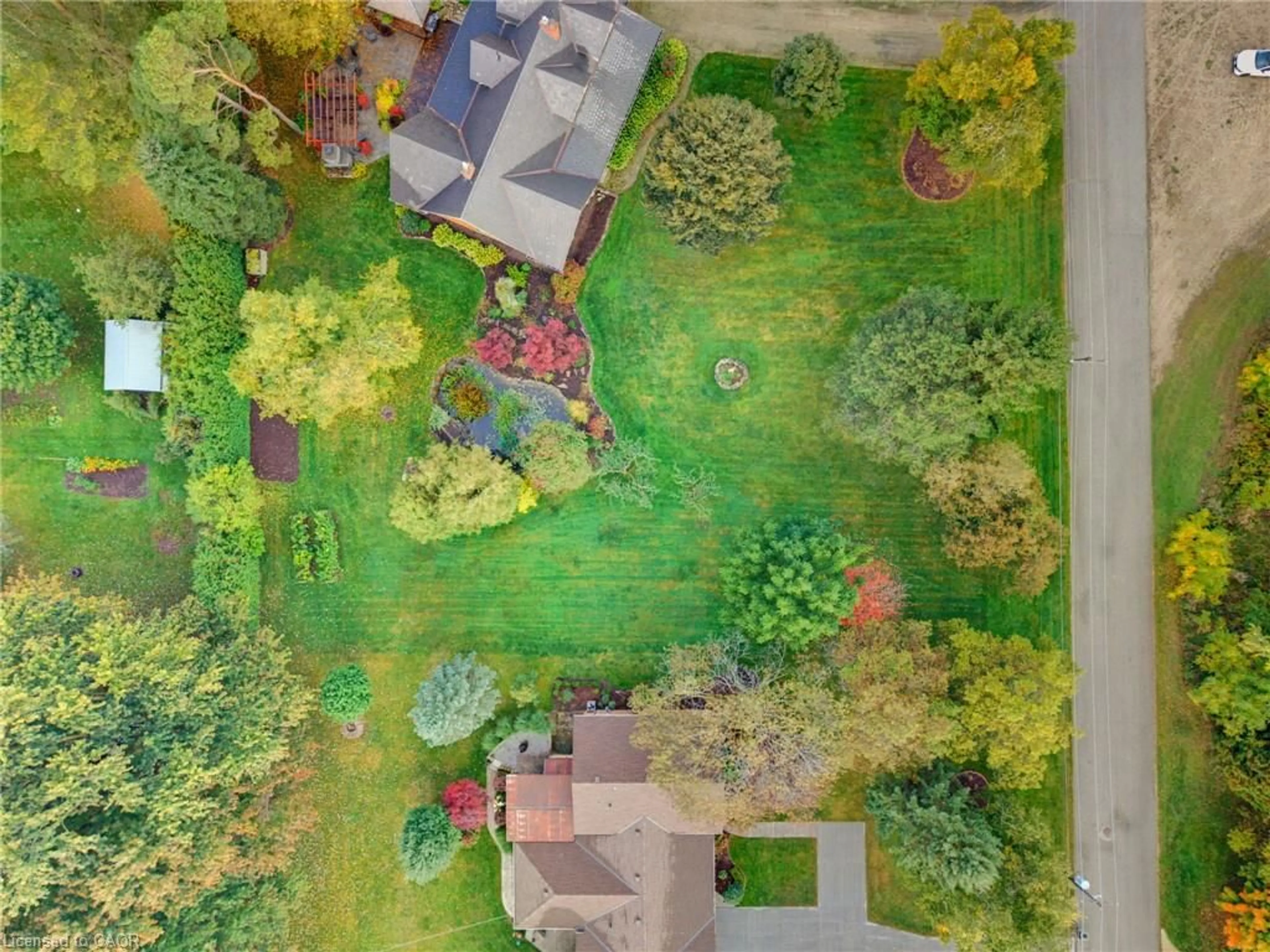 A pic from outside/outdoor area/front of a property/back of a property/a pic from drone, street for 161 James St, Atwood Ontario N0G 1B0