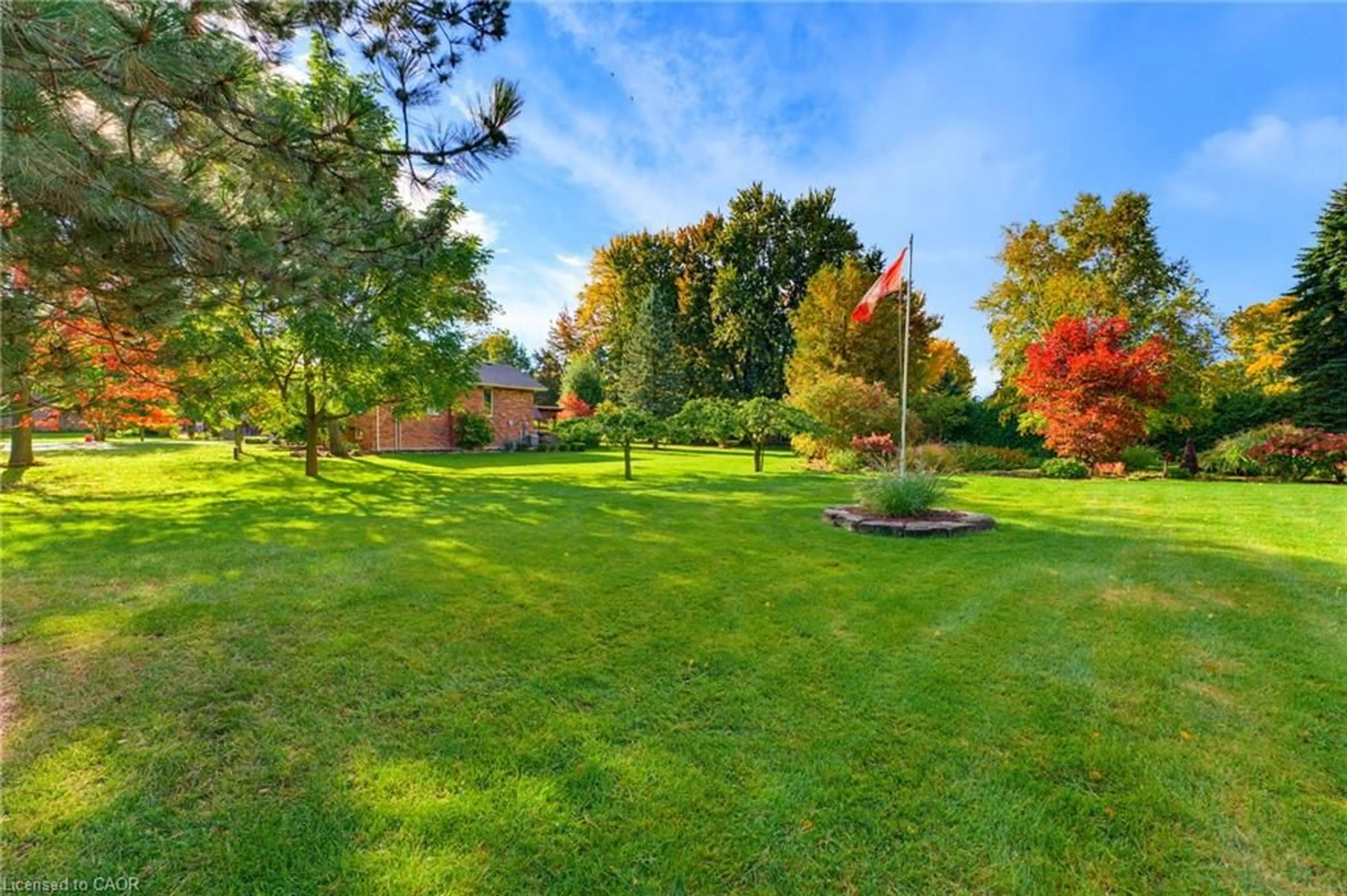 A pic from outside/outdoor area/front of a property/back of a property/a pic from drone, unknown for 161 James St, Atwood Ontario N0G 1B0