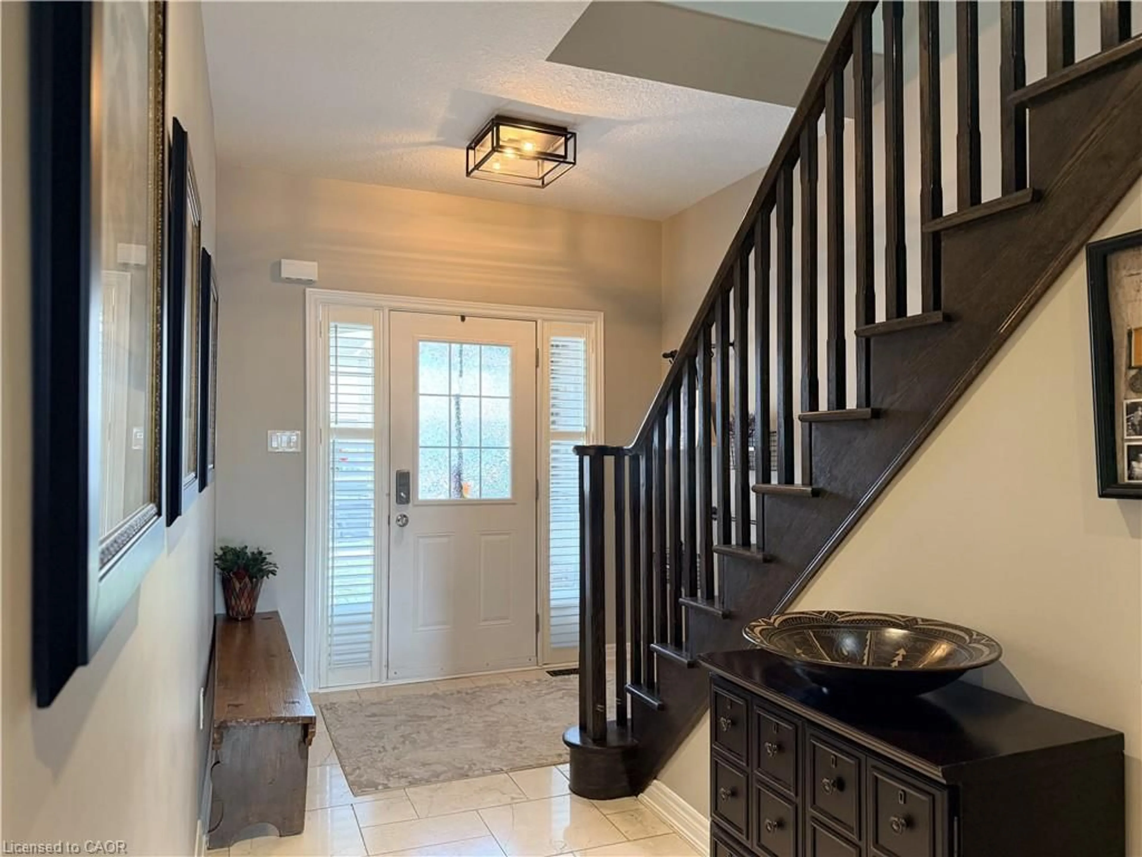 Indoor entryway for 102 Galileo Dr, Stoney Creek Ontario L8E 0H1