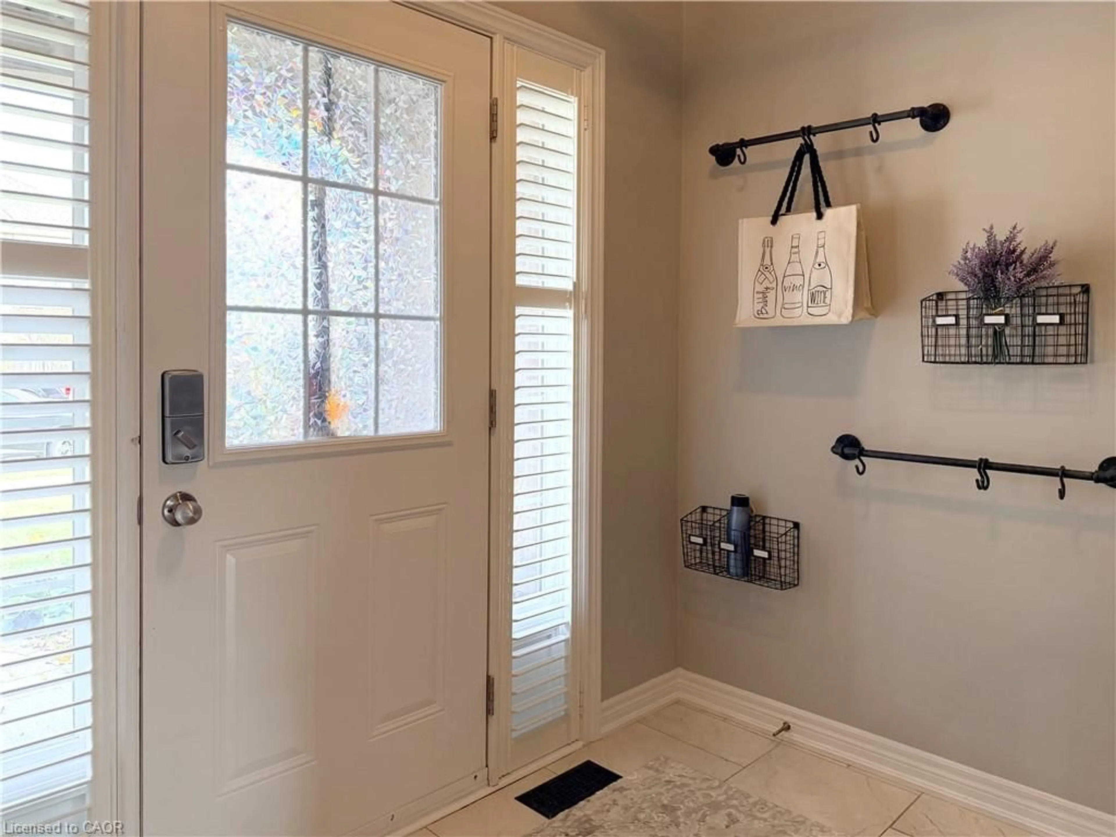 Indoor entryway for 102 Galileo Dr, Stoney Creek Ontario L8E 0H1