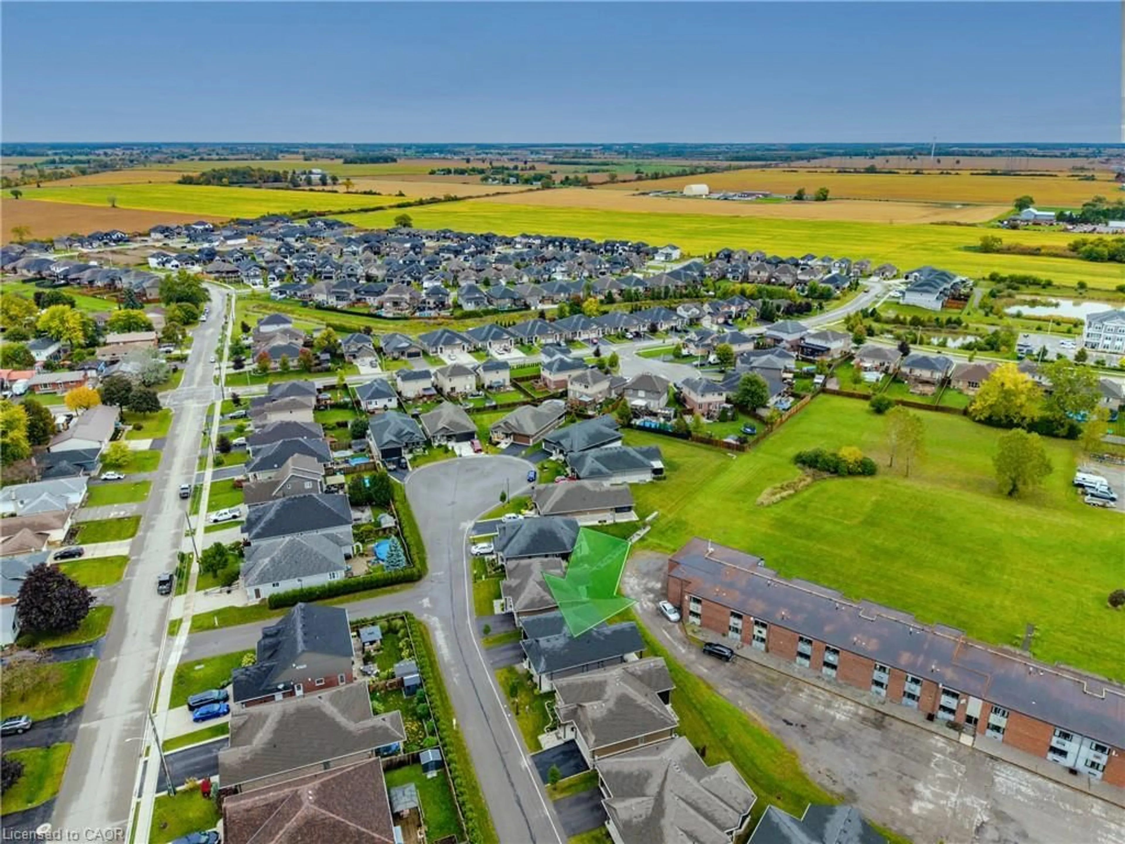 A pic from outside/outdoor area/front of a property/back of a property/a pic from drone, street for 24 Craddock Blvd #17, Jarvis Ontario N0A 1J0