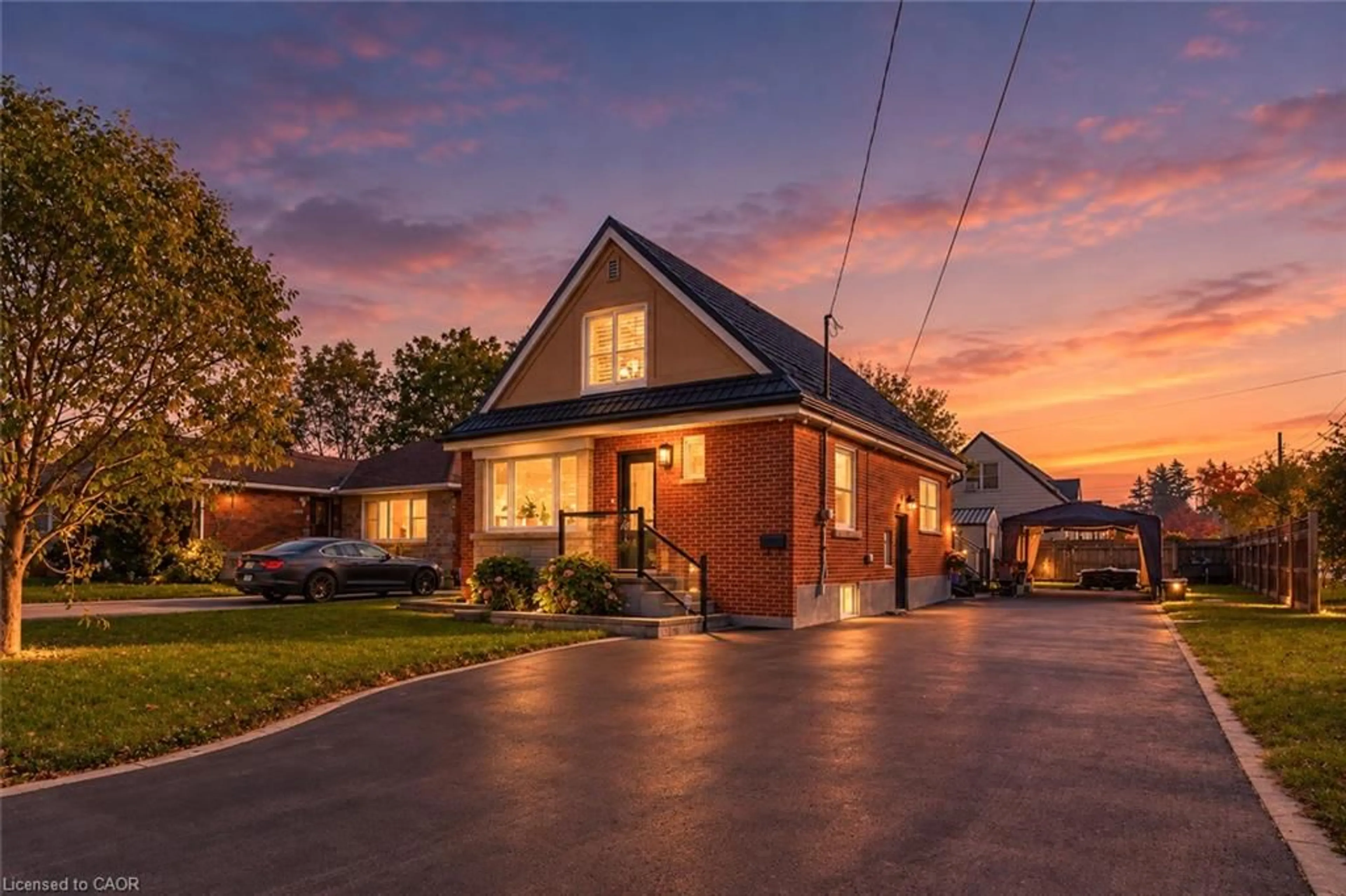 Home with brick exterior material, street for 100 Montrose Ave, Hamilton Ontario L8K 4Y7