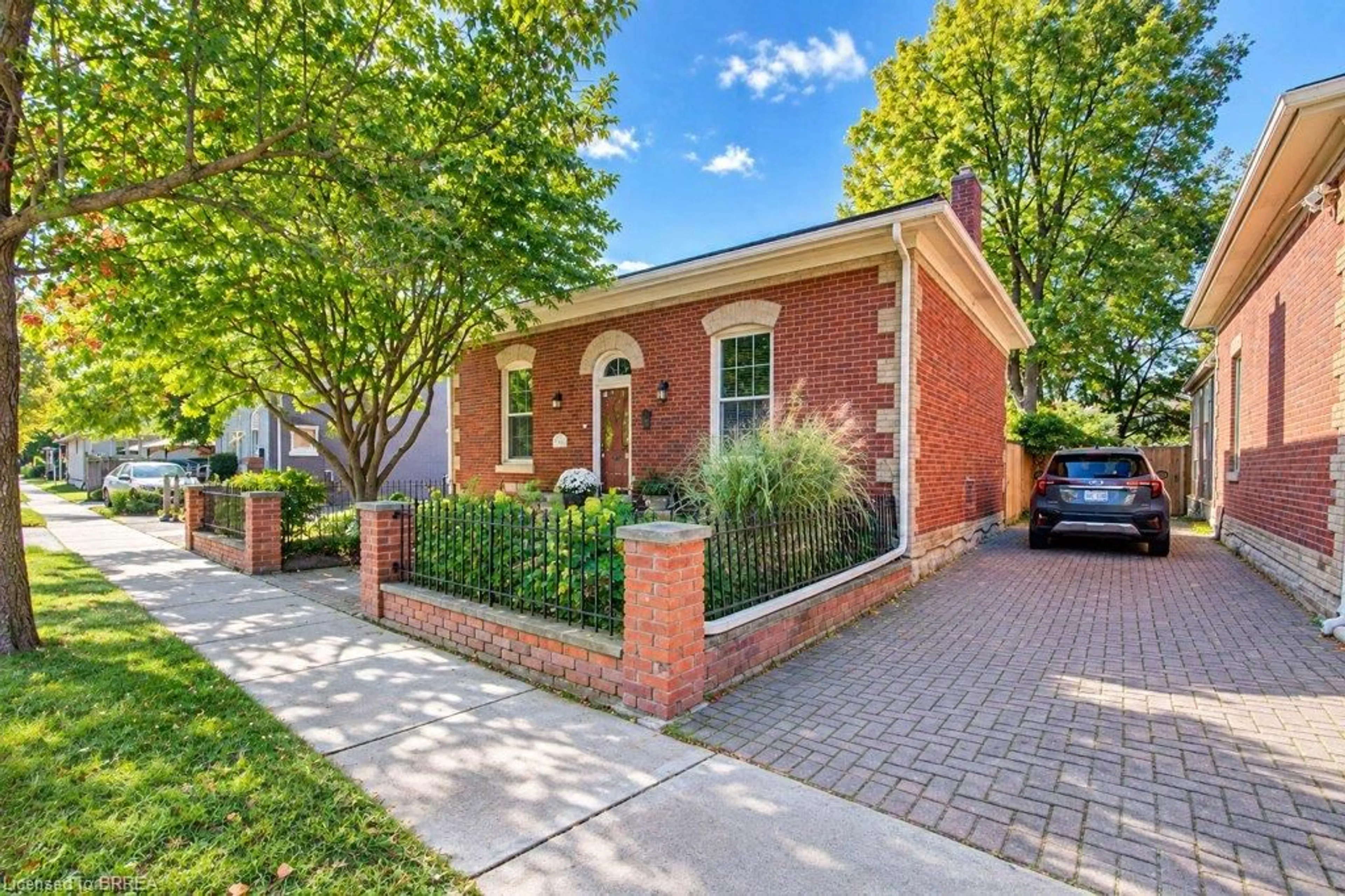 Home with brick exterior material, street for 48 Albion St, Brantford Ontario N3T 3M3