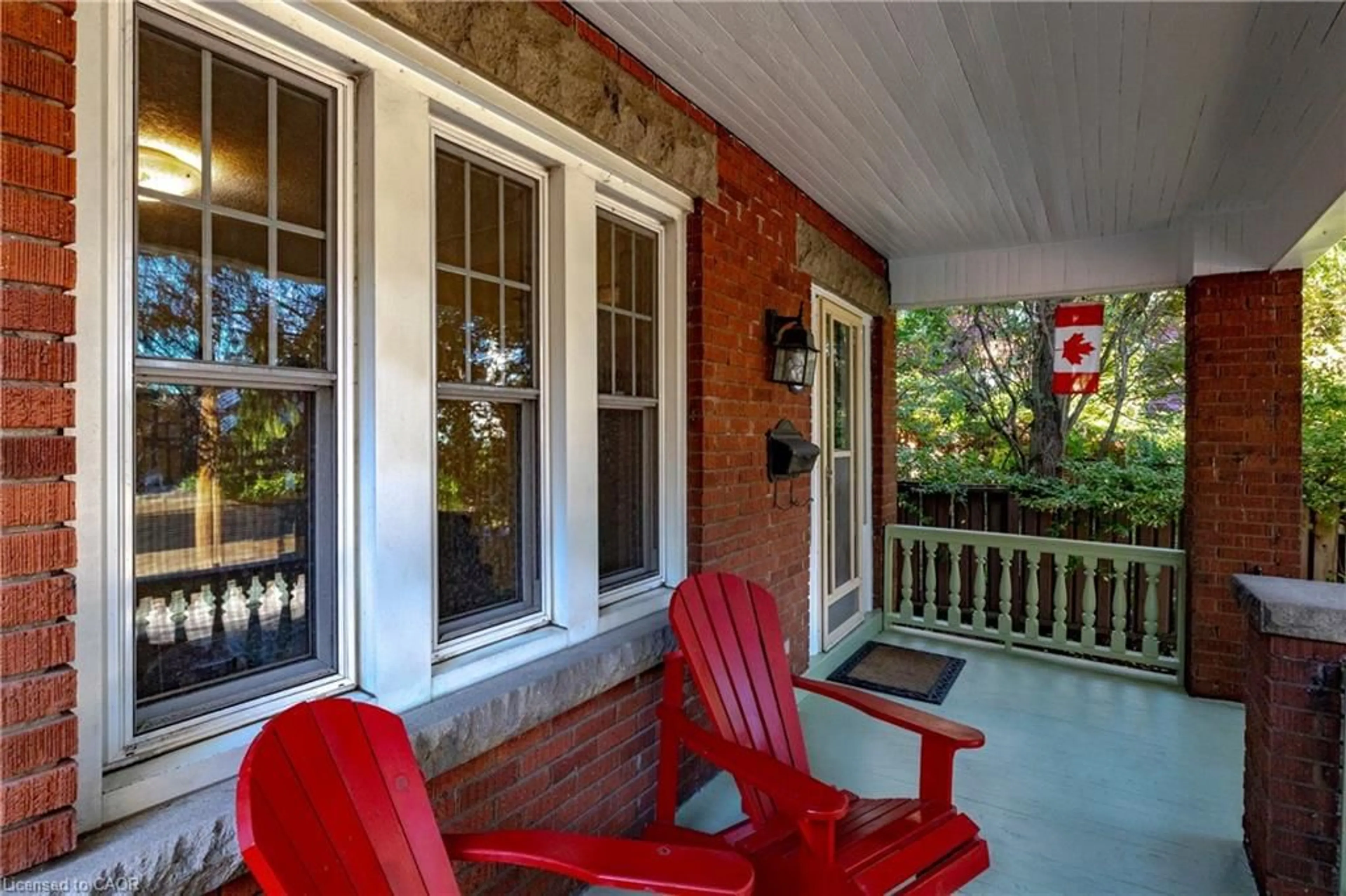 Patio, street for 33 South St, Hamilton Ontario L8P 2W2