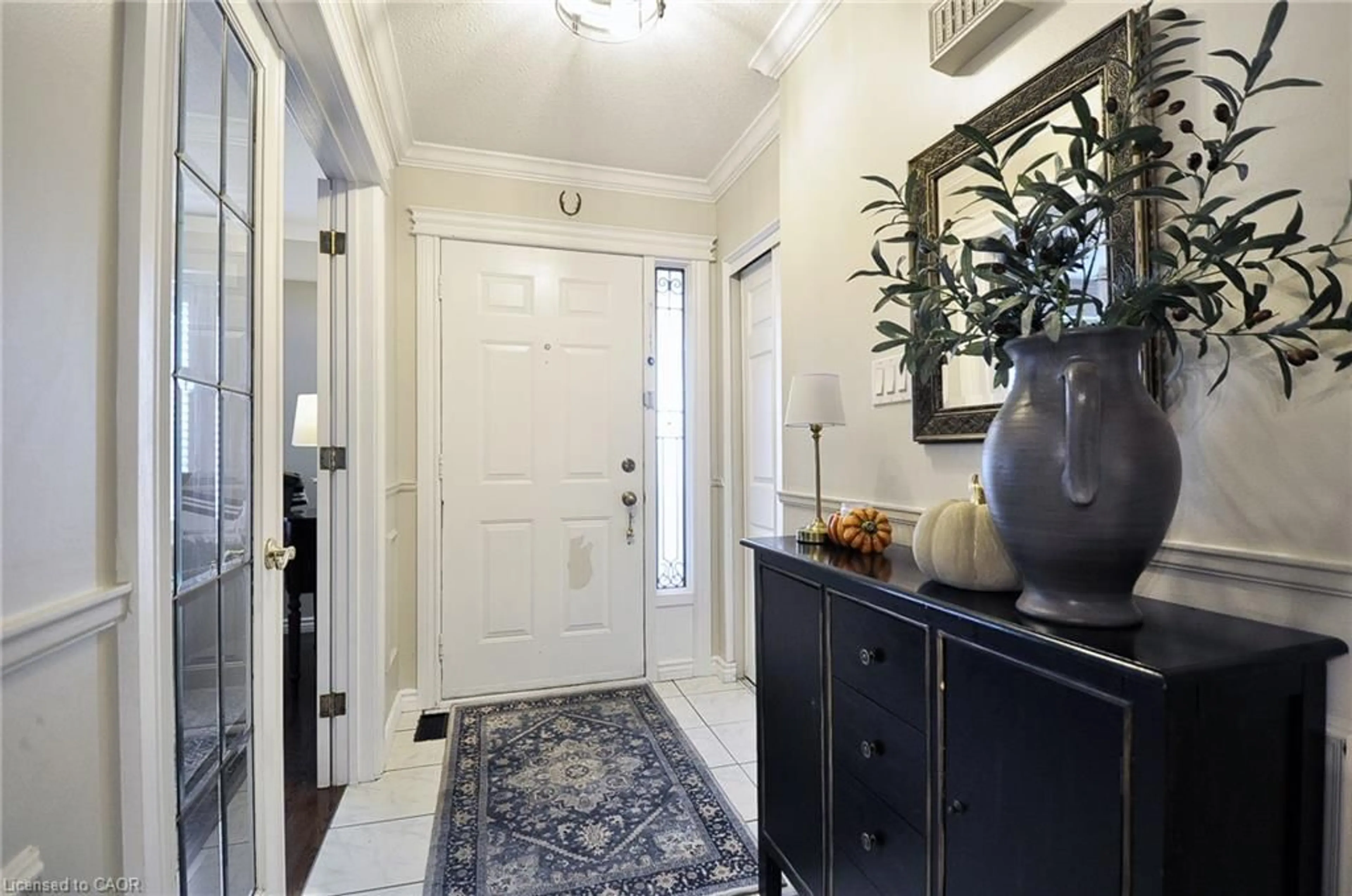 Indoor entryway for 44 Mercer Rd, Cambridge Ontario N1R 6K7