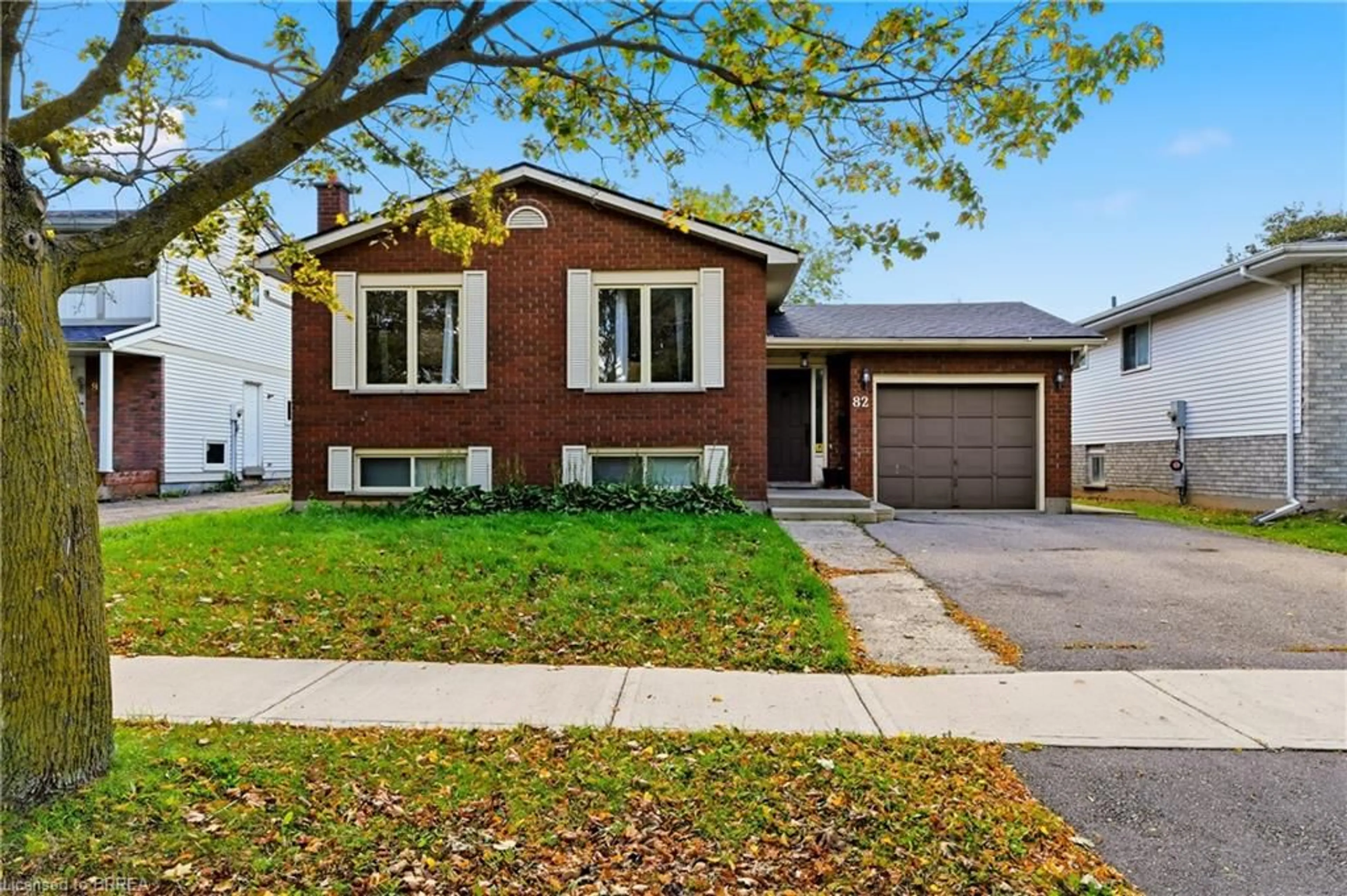 Home with brick exterior material, street for 82 Beaver Cres, Brantford Ontario N3P 1H8