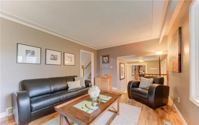 298 Creighton Crt, Waterloo 5