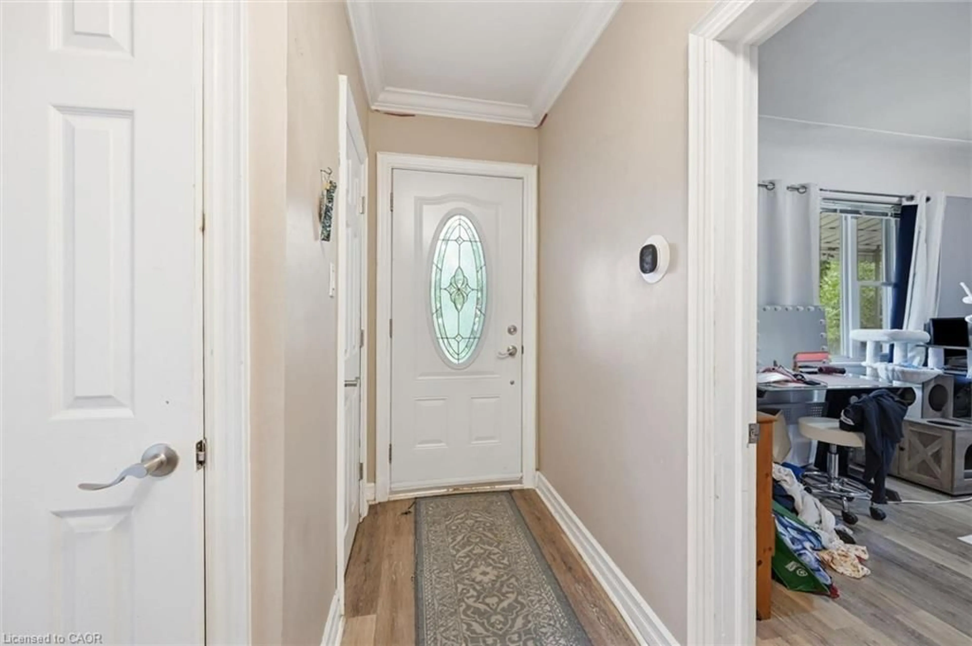 Indoor entryway for 275 West 2nd St, Hamilton Ontario L9C 3G8