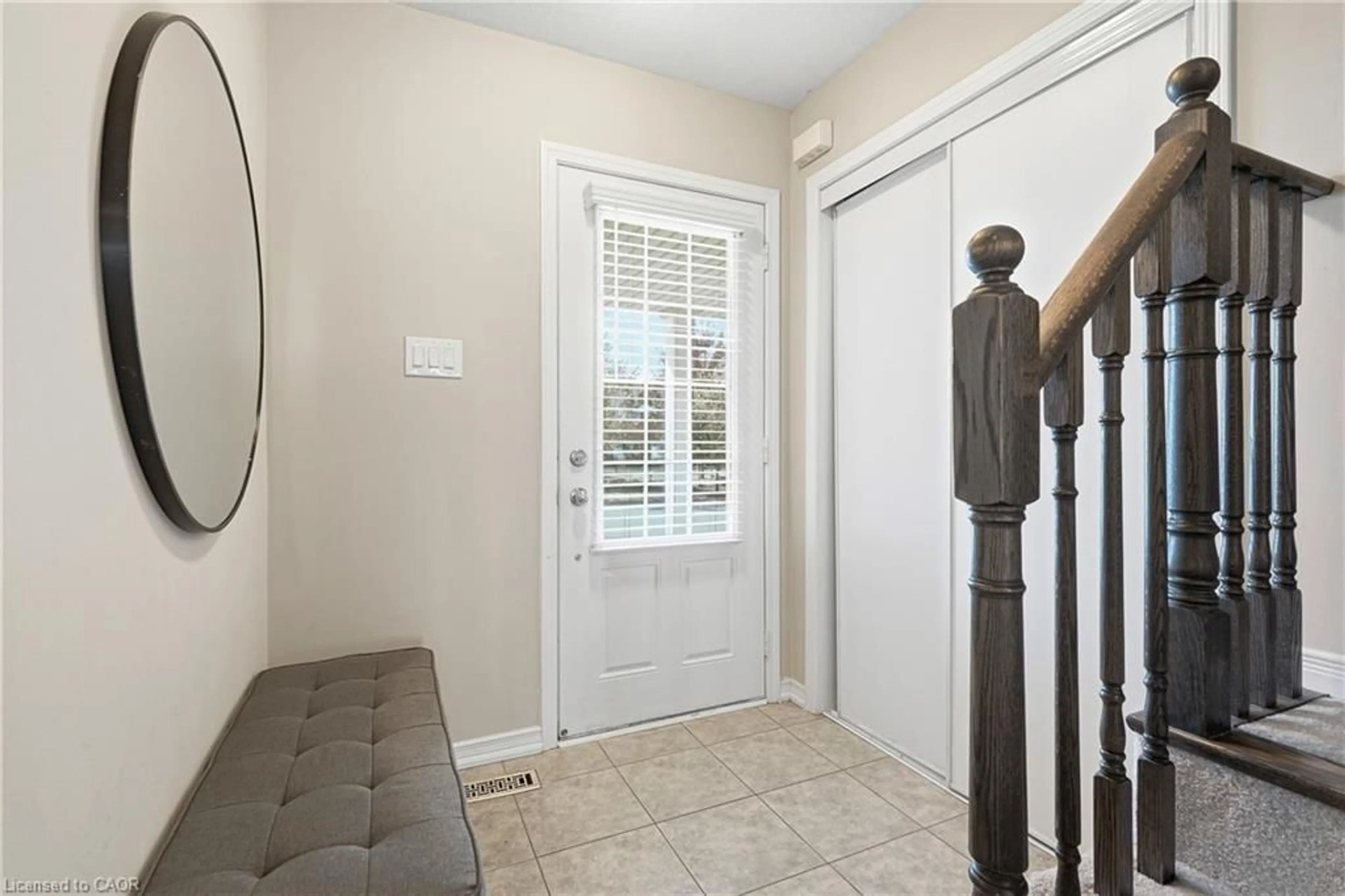 Indoor entryway for 153 English Lane, Brantford Ontario N3T 0J6