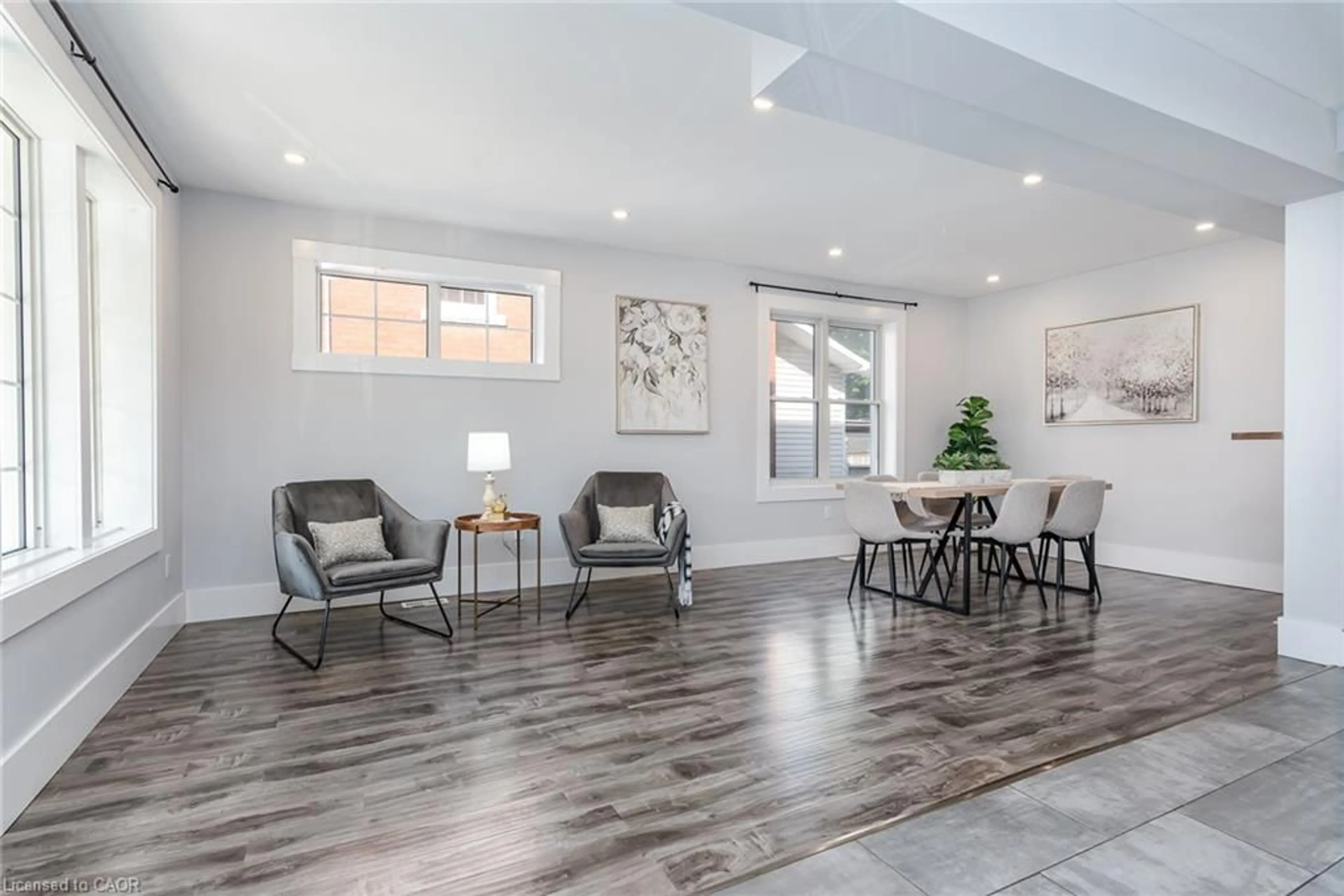 Living room with furniture, unknown for 40 Woodland Ave, Kitchener Ontario N2M 3G7