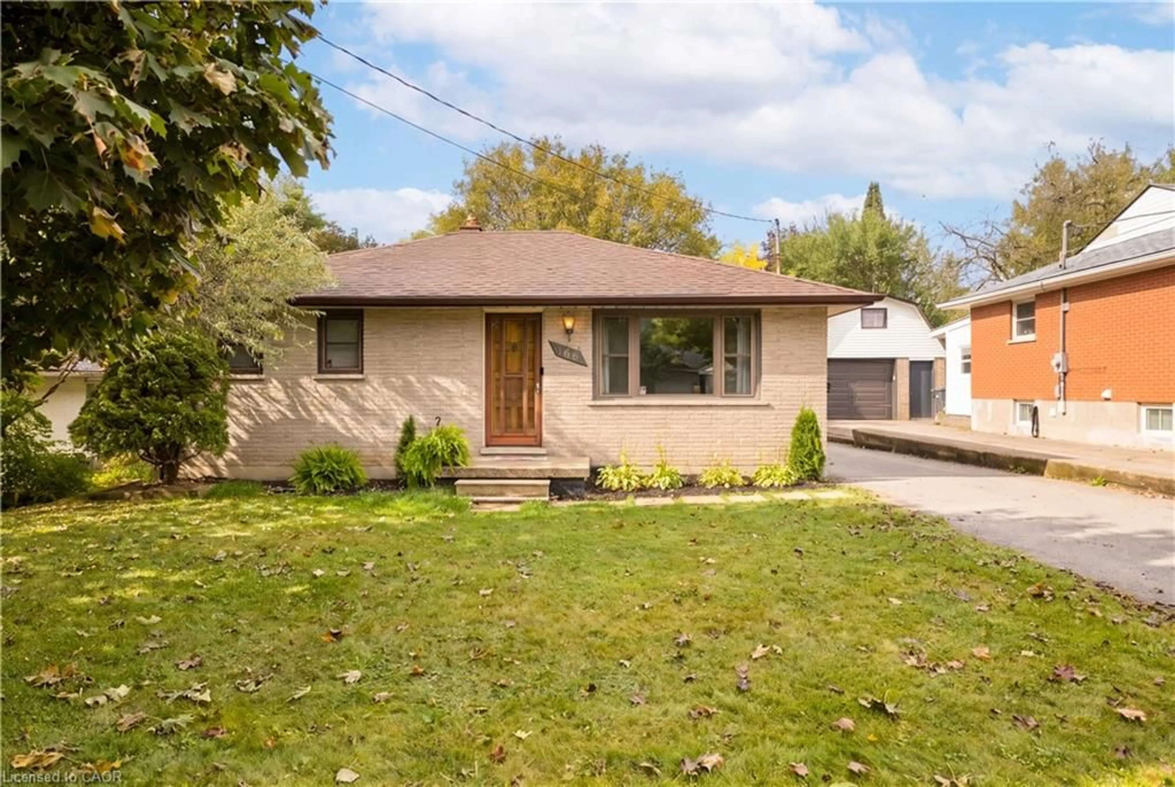 Home with vinyl exterior material, street for 166 Victoria Rd, Guelph Ontario N1E 5H5