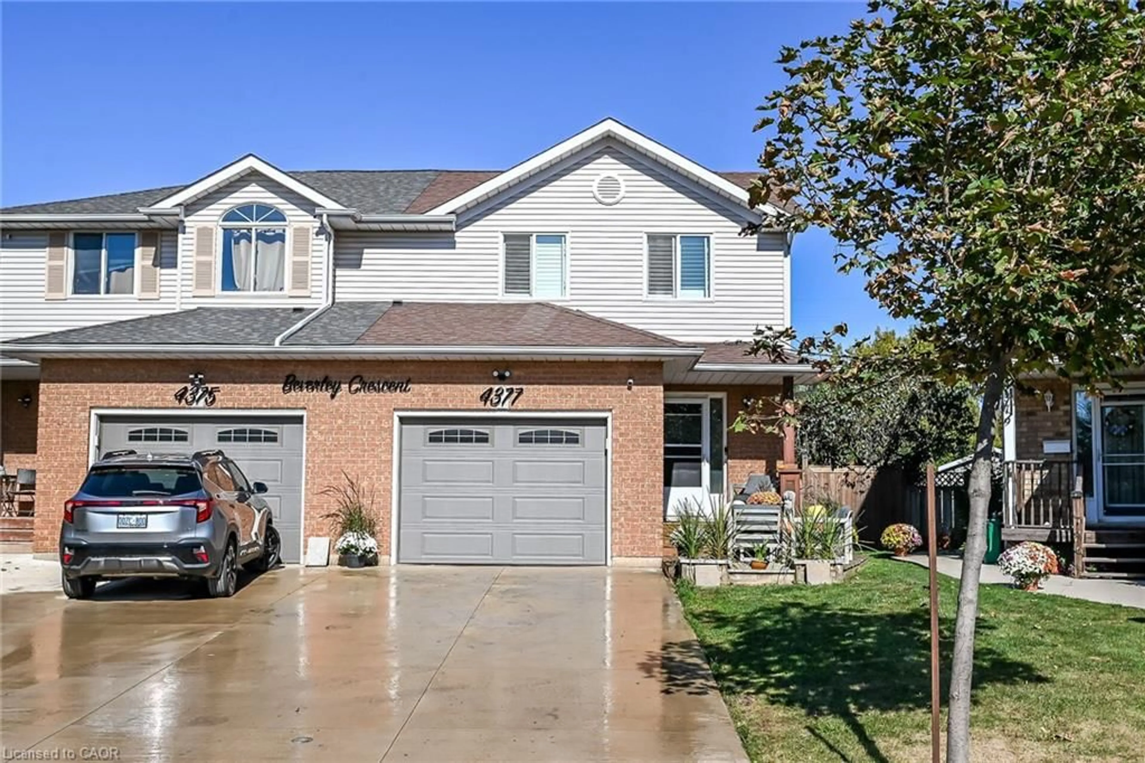 Home with brick exterior material, street for 4377 Beverley Cres, Beamsville Ontario L0R 1B6