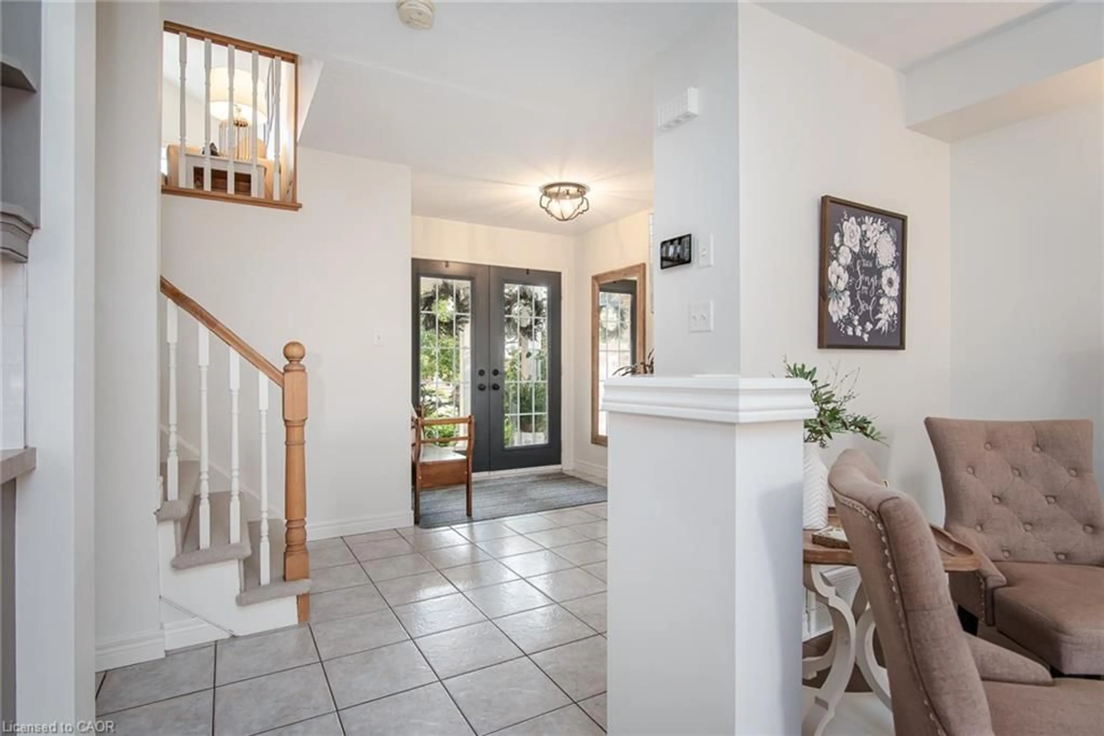 Indoor entryway for 31 Stiefelmeyer Cres, Baden Ontario N3A 2L1