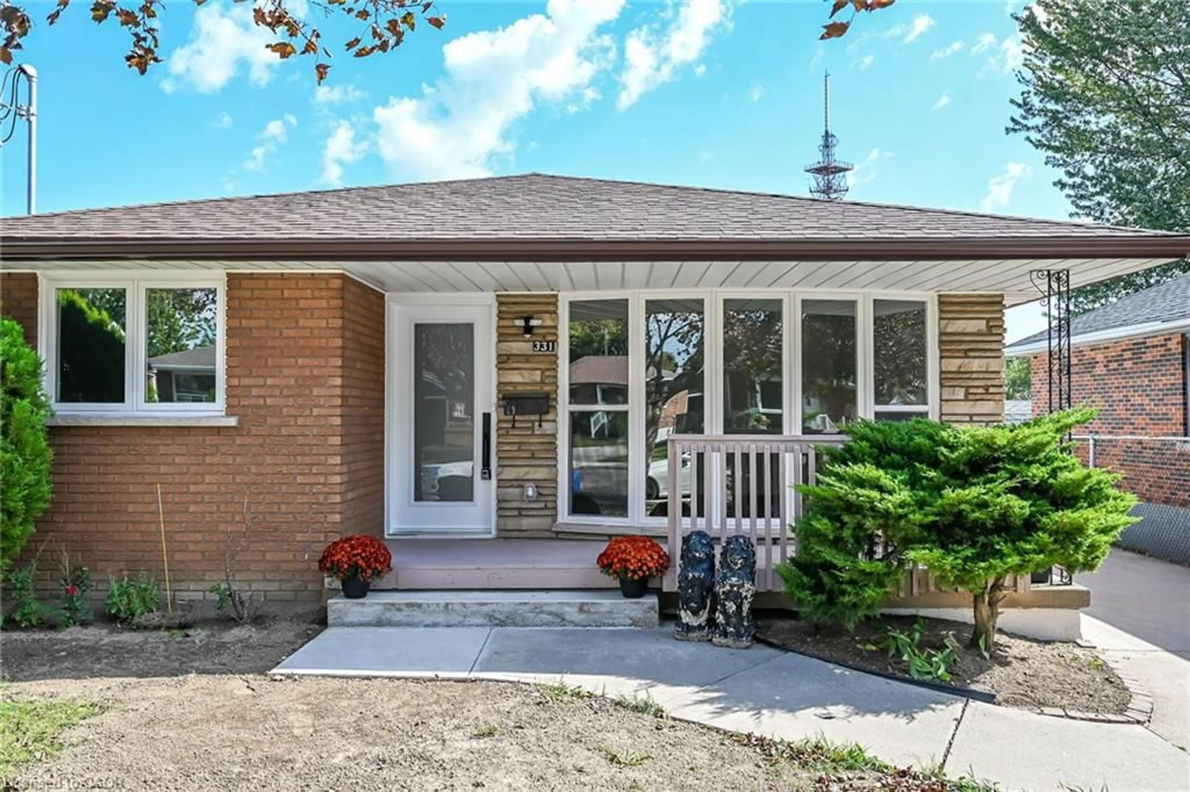 Home with brick exterior material, street for 331 East 17th St, Hamilton Ontario L9A 4M9