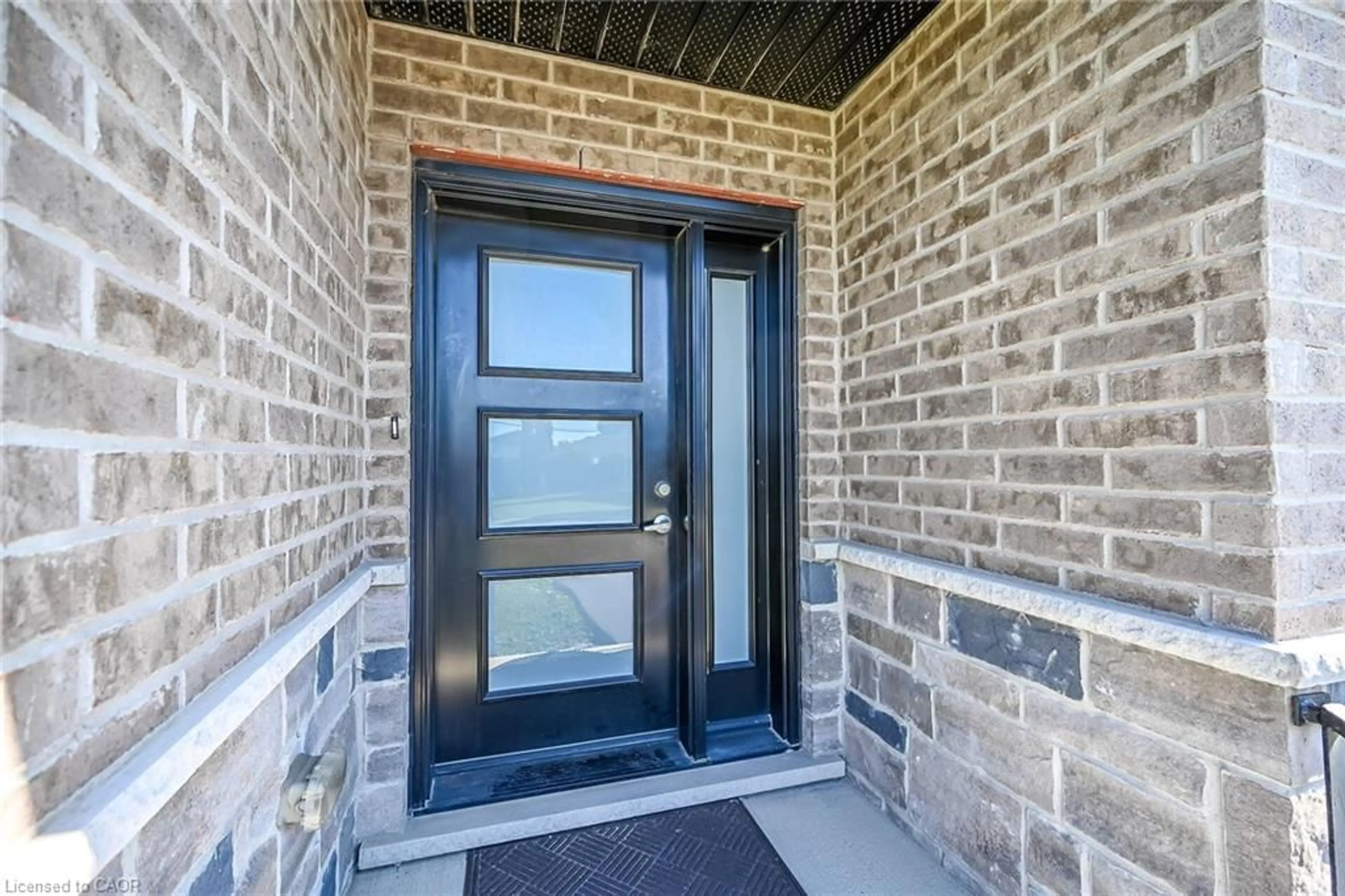 Indoor entryway for 41 Eleanor Ave, Hamilton Ontario L8W 1C7