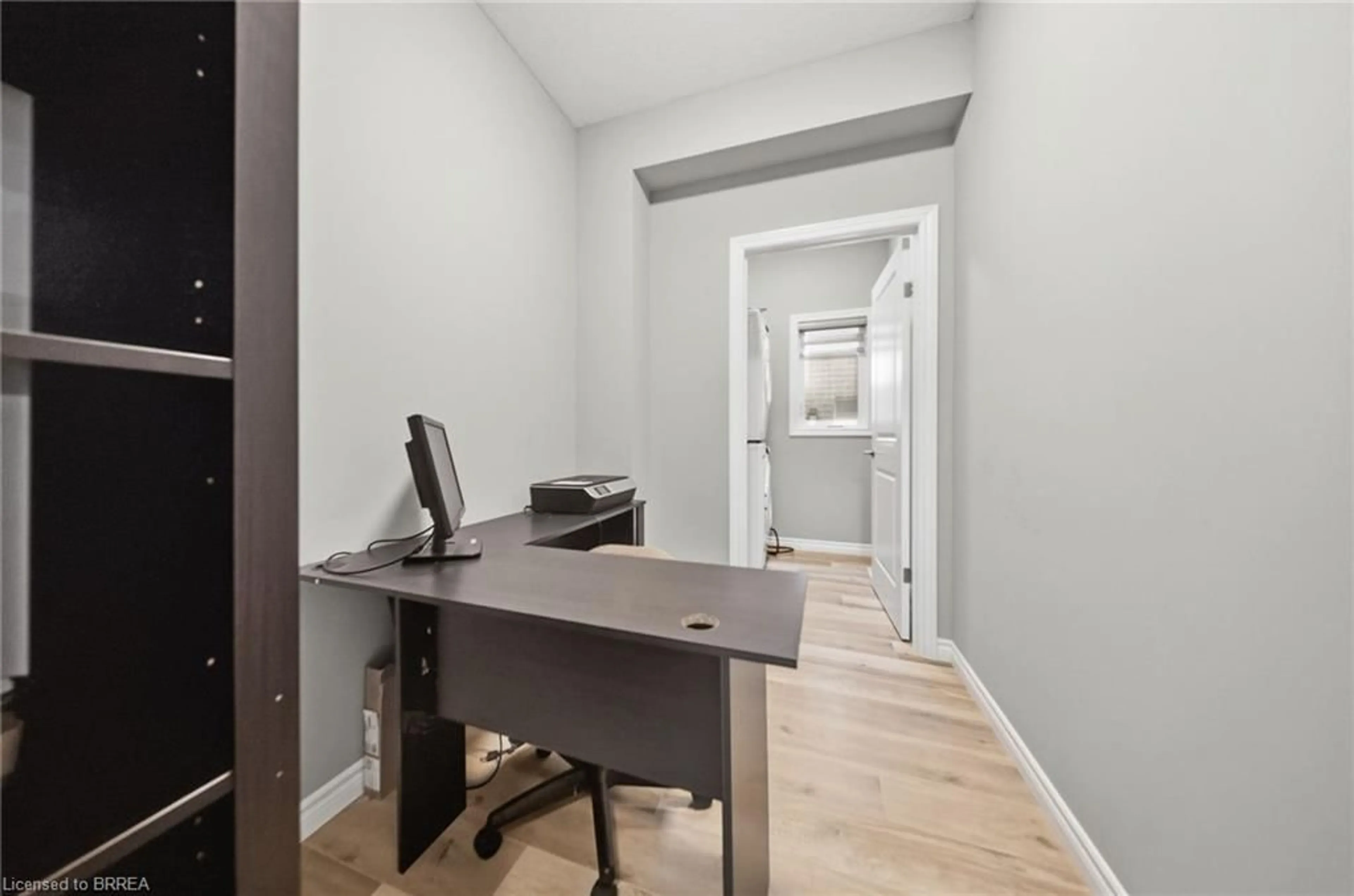 A pic of a room for 112 Honey St, Cambridge Ontario N1T 0C6