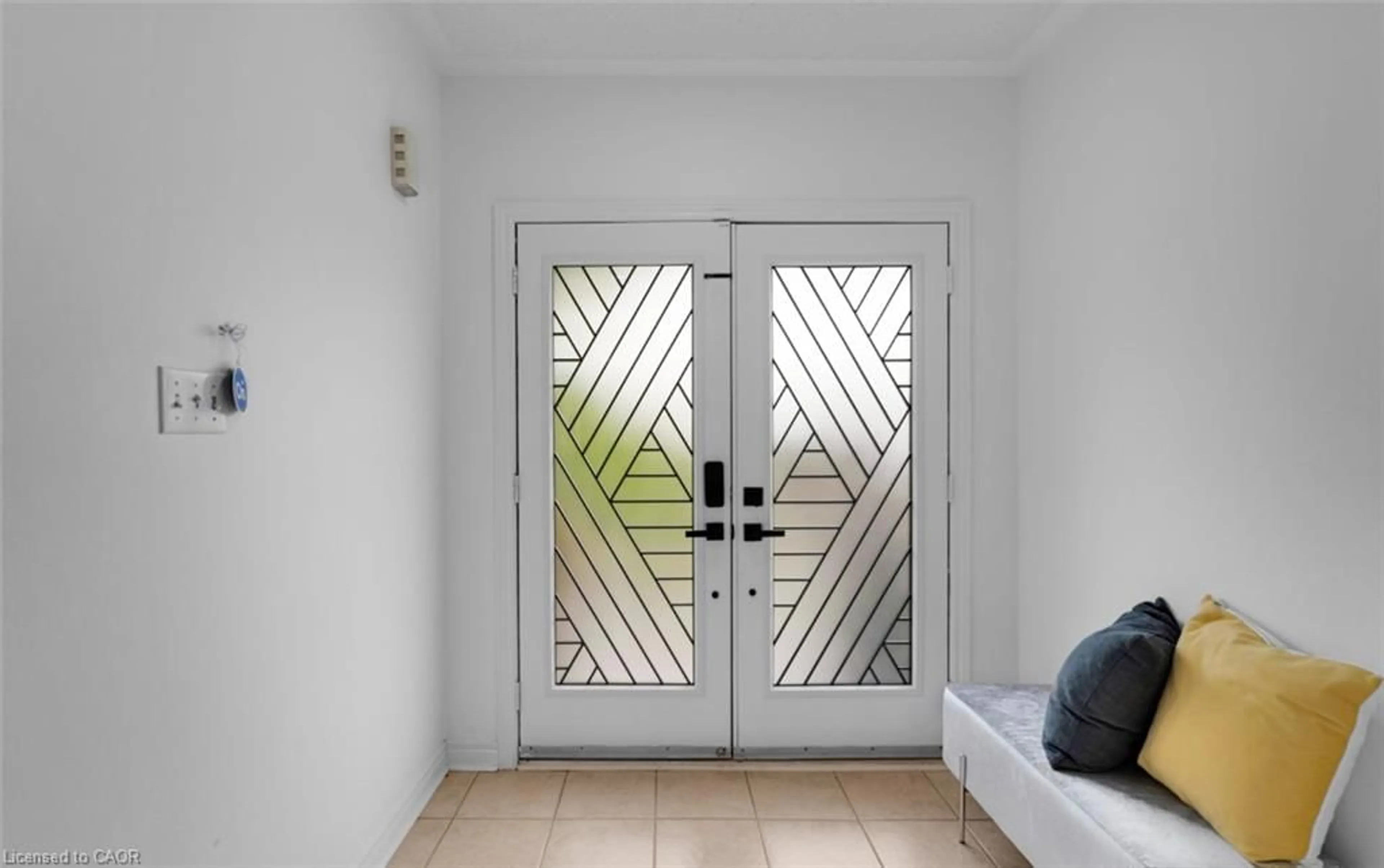 Indoor entryway for 10 Morgandale Rd, Brampton Ontario L7A 2K1