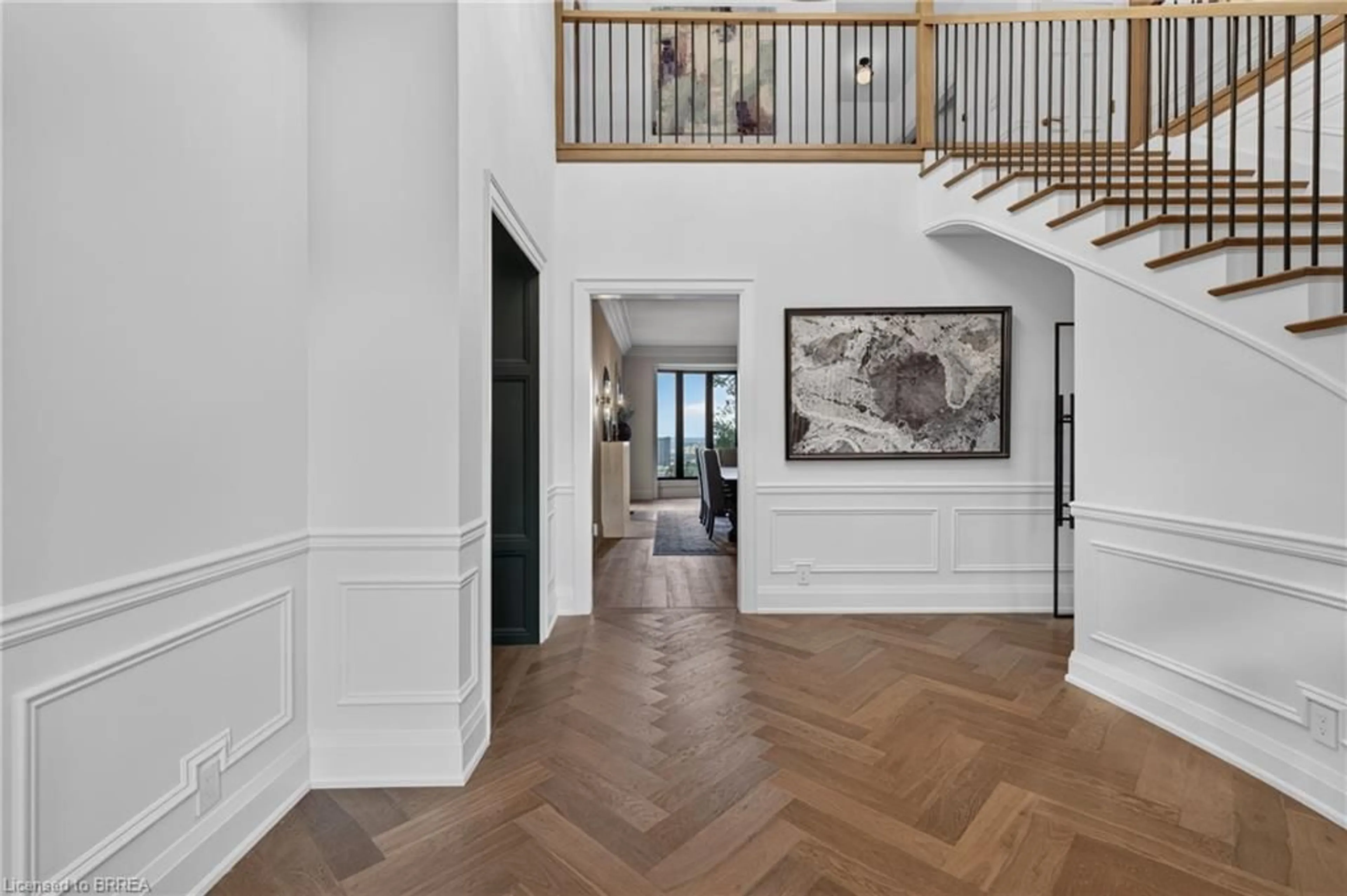 Indoor entryway for 5 Bull's Lane, Hamilton Ontario L9A 1C7