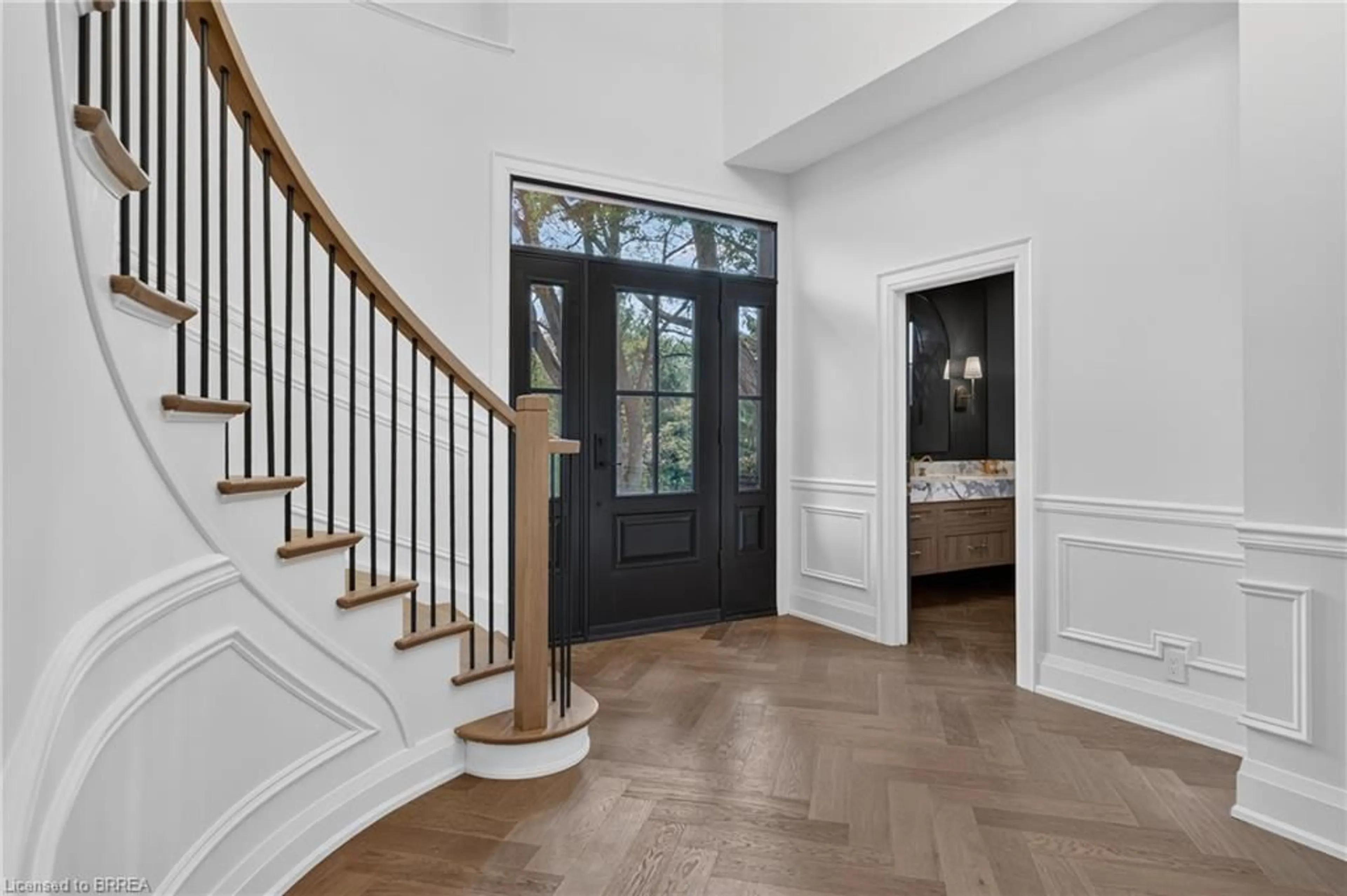 Indoor entryway for 5 Bull's Lane, Hamilton Ontario L9A 1C7