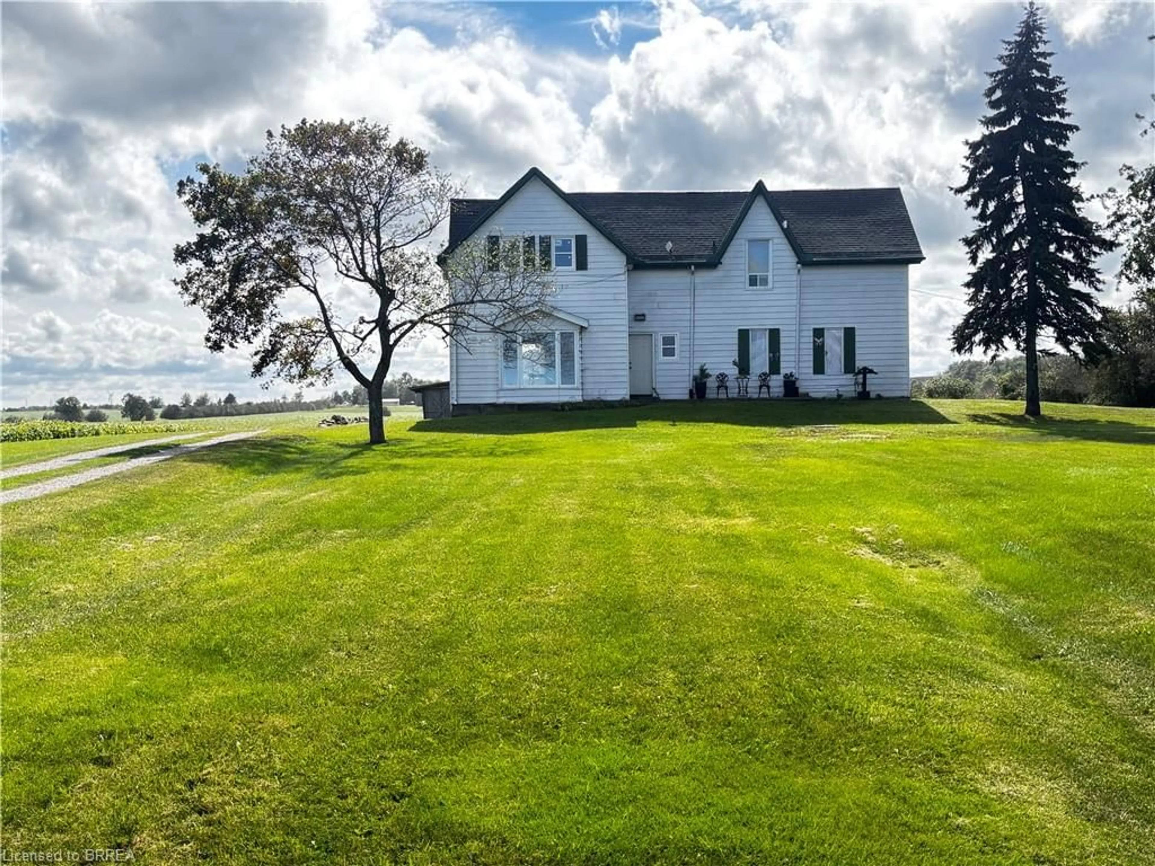 A pic from outside/outdoor area/front of a property/back of a property/a pic from drone, water/lake/river/ocean view for 598 Mud St, Stoney Creek Ontario L8J 3C8