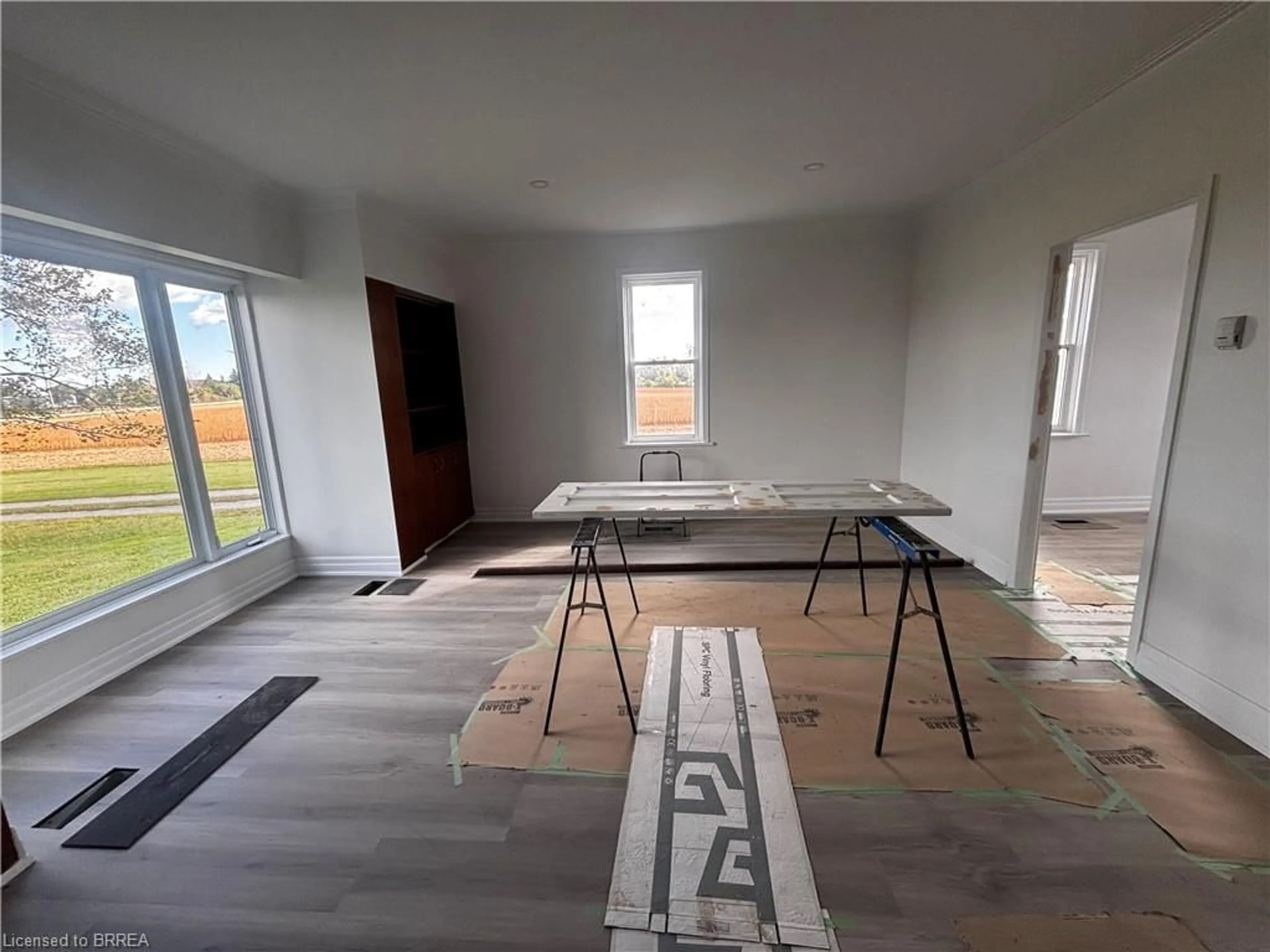 A pic of a room for 598 Mud St, Stoney Creek Ontario L8J 3C8
