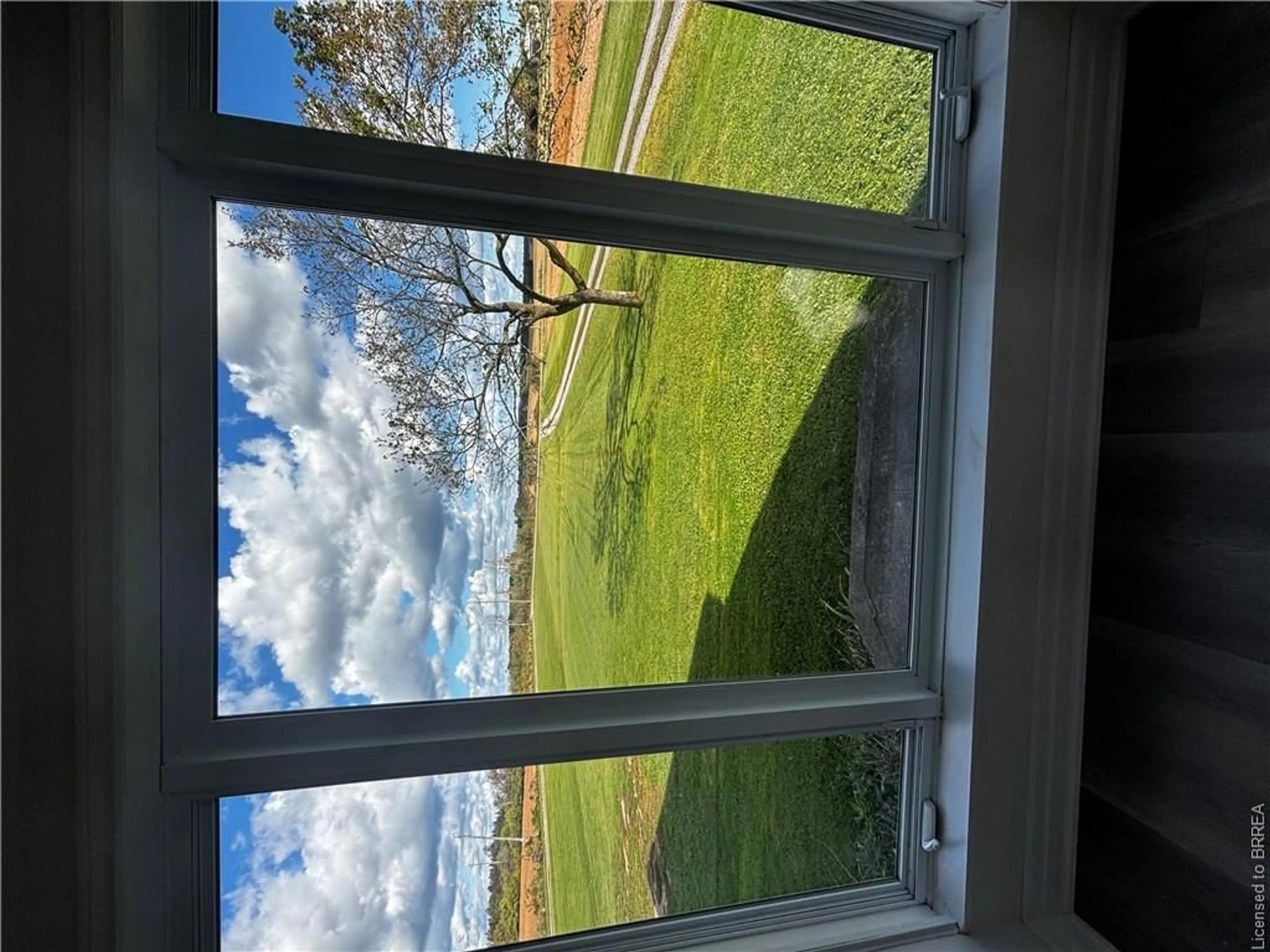 A pic from outside/outdoor area/front of a property/back of a property/a pic from drone, unknown for 598 Mud St, Stoney Creek Ontario L8J 3C8