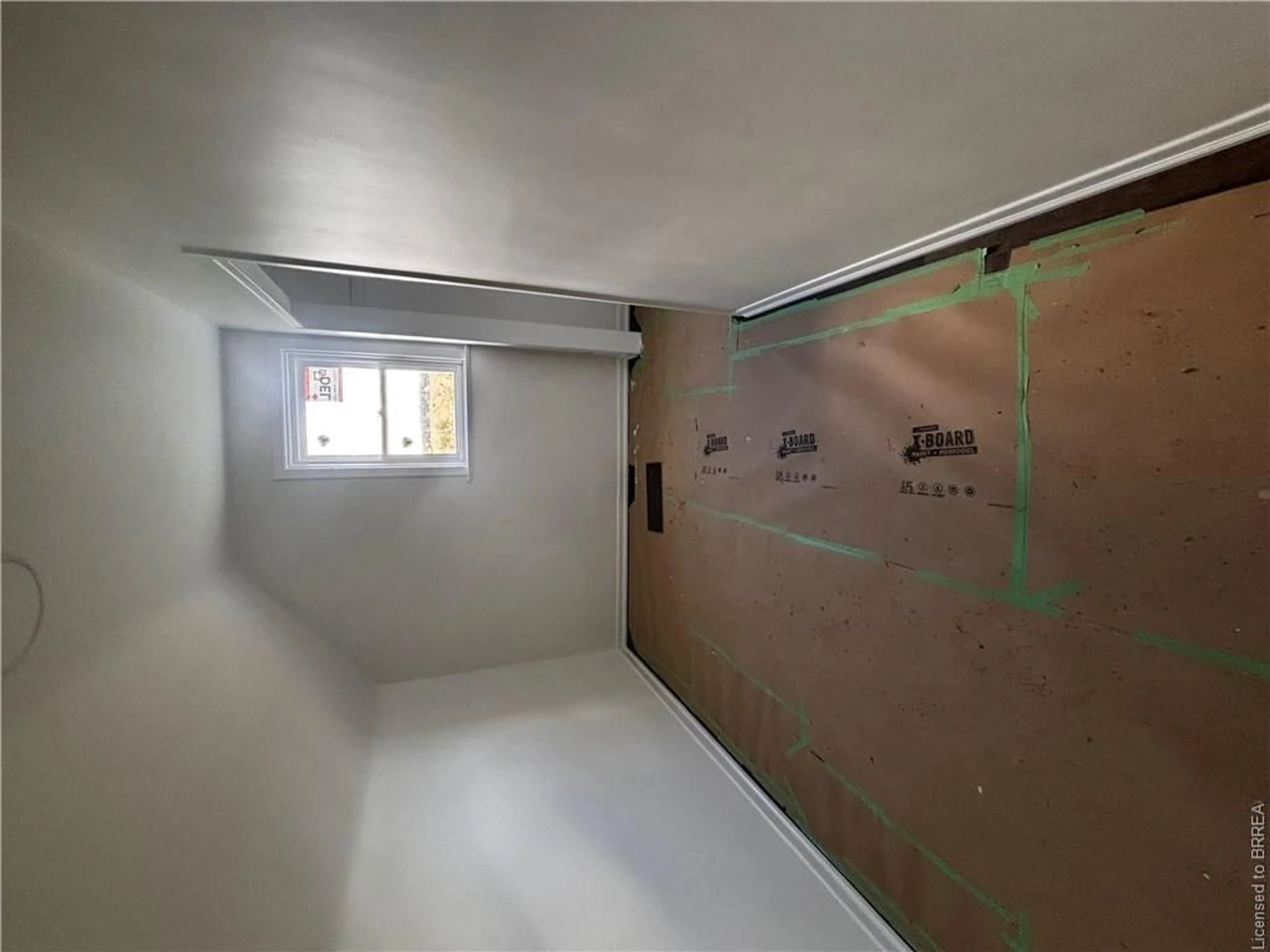 A pic of a room for 598 Mud St, Stoney Creek Ontario L8J 3C8