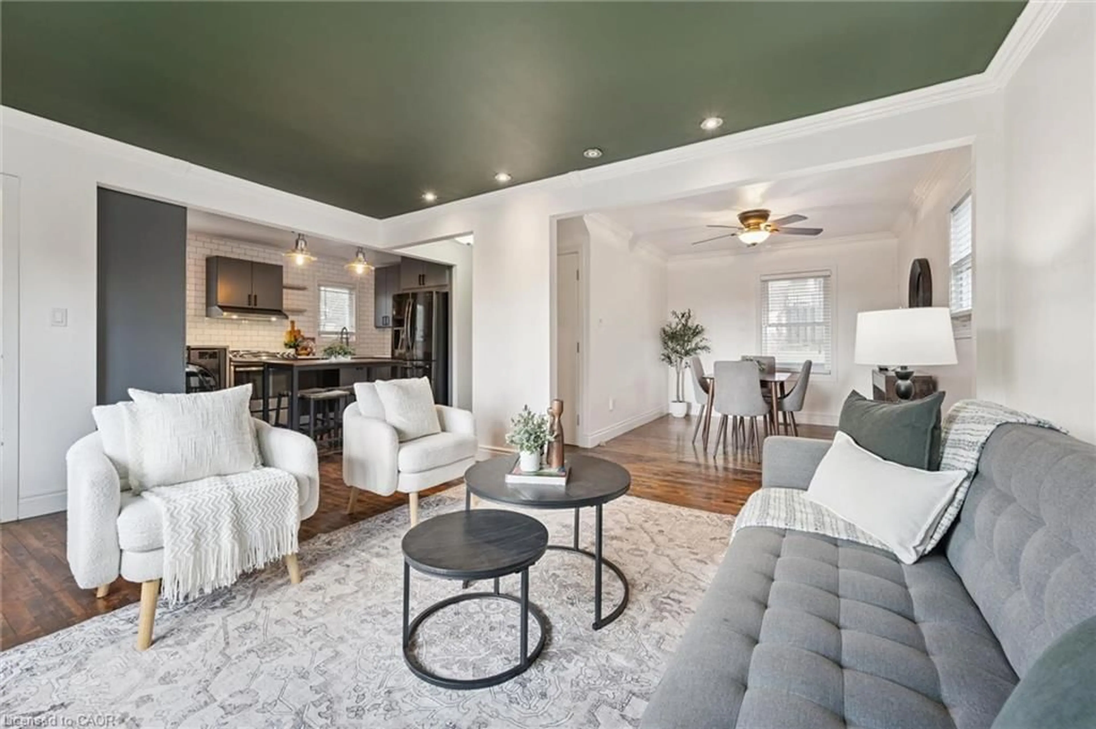Living room with furniture, unknown for 39 Ridgewood Ave, Guelph Ontario N1H 6C3