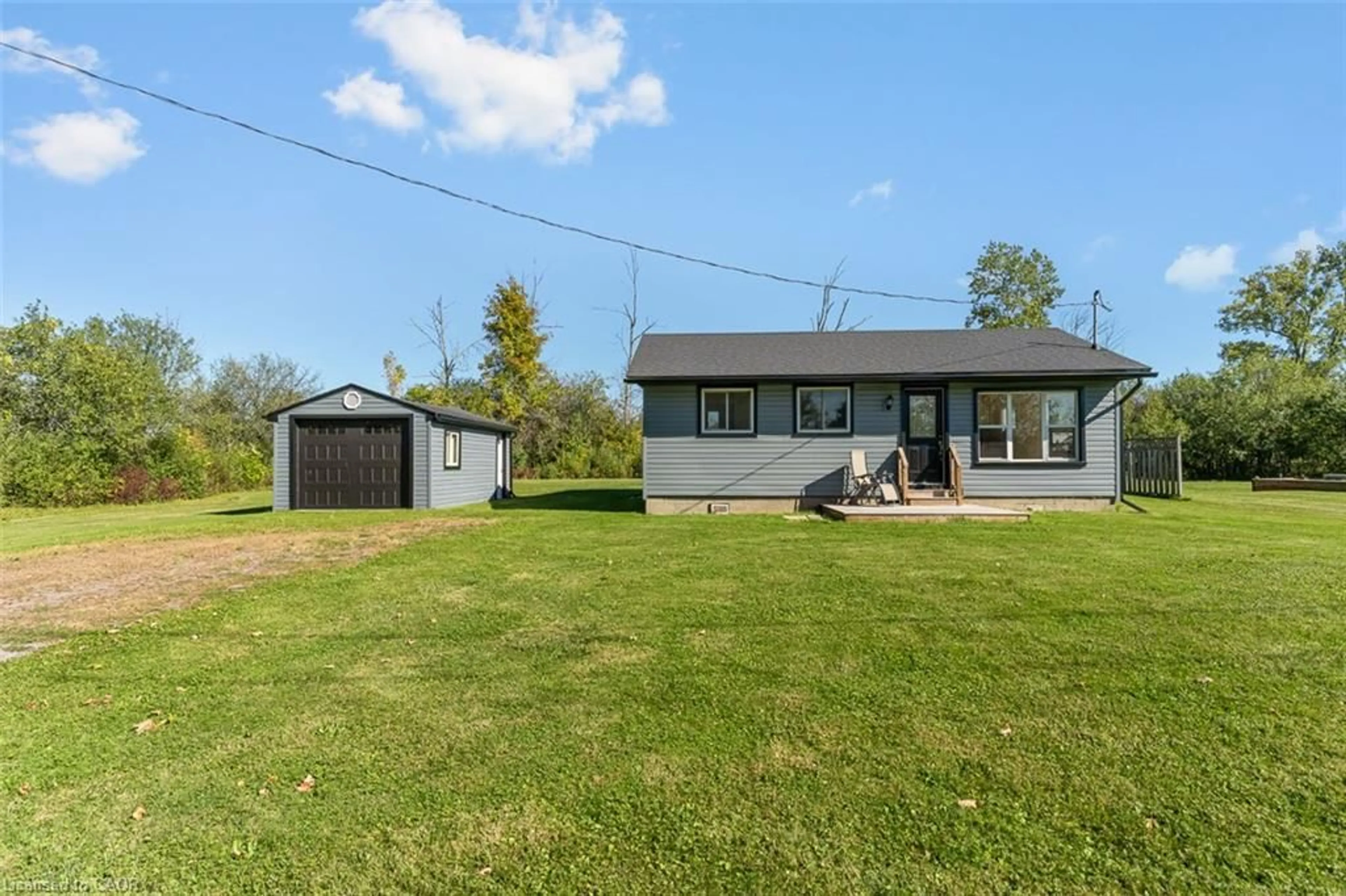 A pic from outside/outdoor area/front of a property/back of a property/a pic from drone, water/lake/river/ocean view for 412 Windmill Point Rd, Fort Erie Ontario L0S 1N0