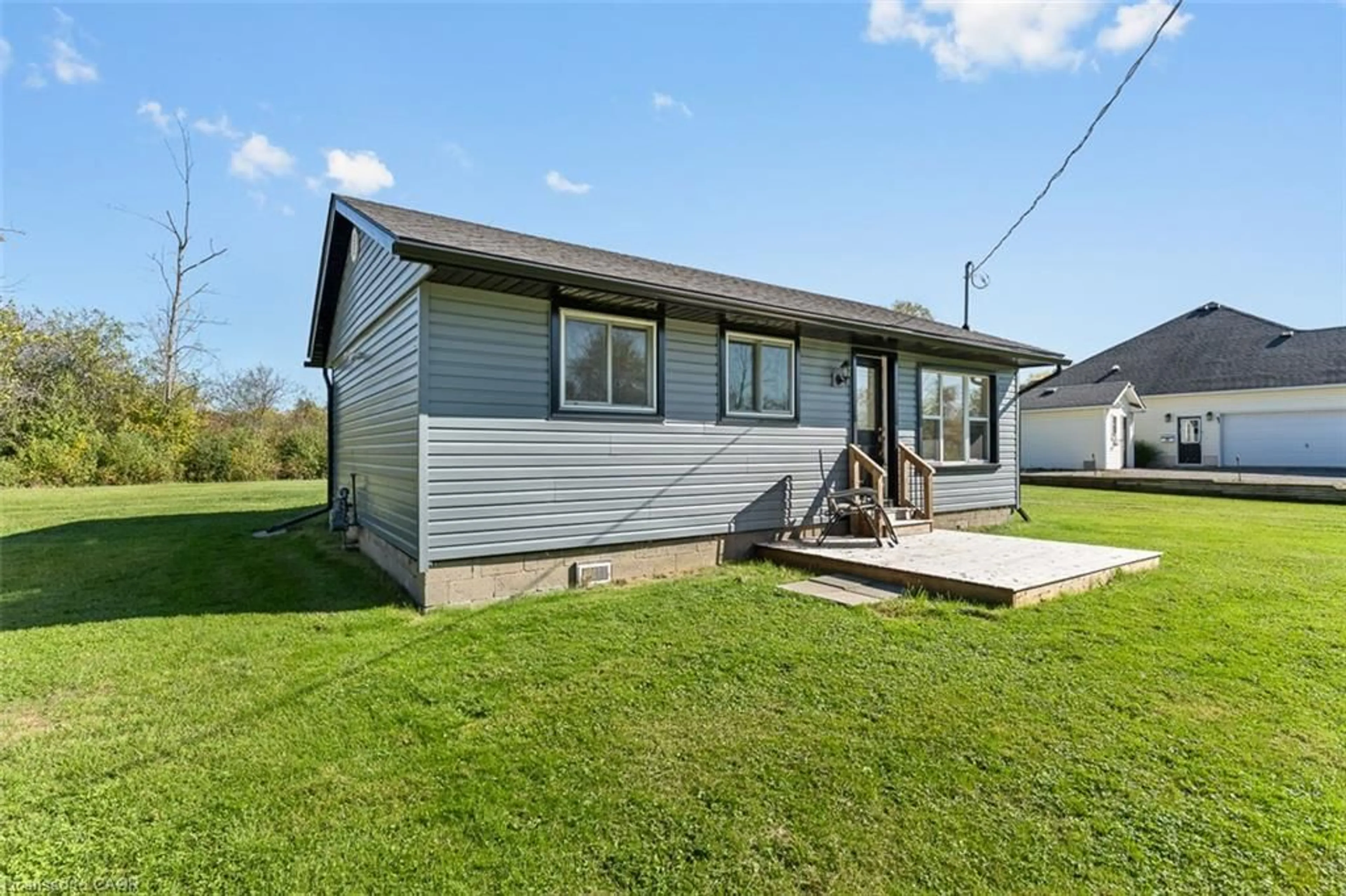 A pic from outside/outdoor area/front of a property/back of a property/a pic from drone, building for 412 Windmill Point Rd, Fort Erie Ontario L0S 1N0