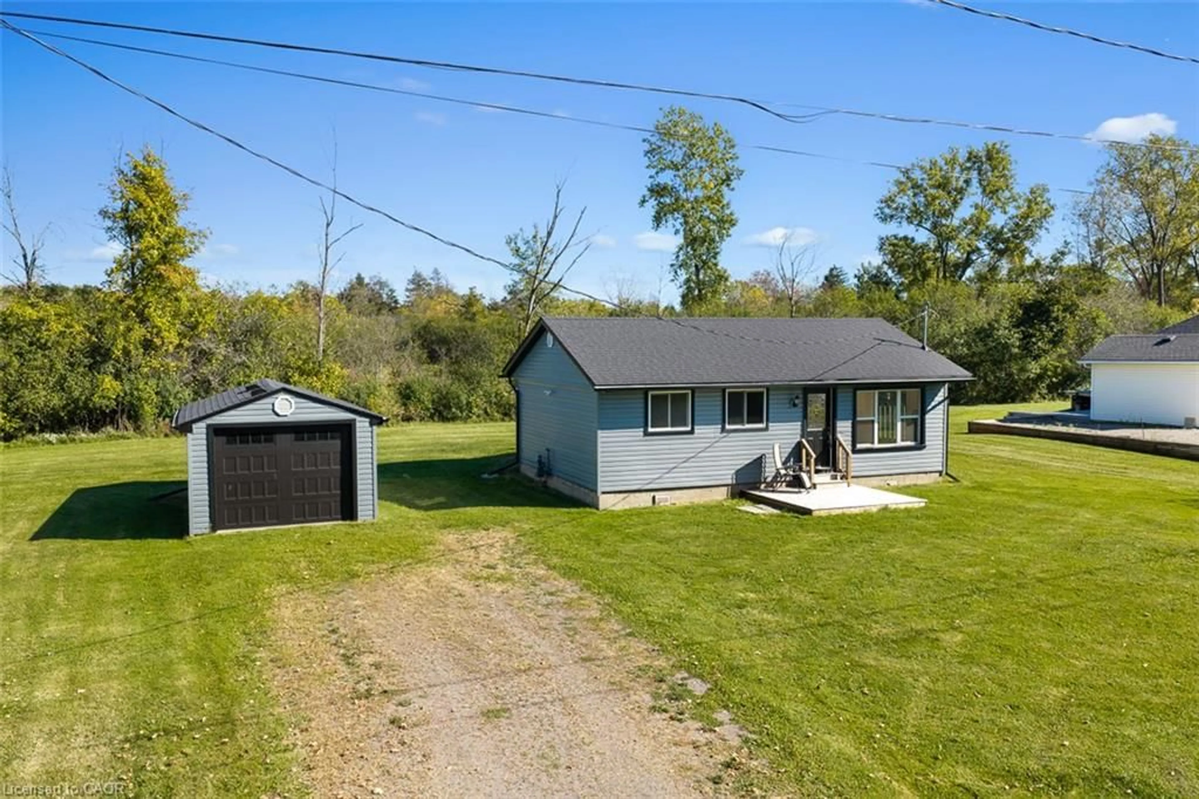 A pic from outside/outdoor area/front of a property/back of a property/a pic from drone, unknown for 412 Windmill Point Rd, Fort Erie Ontario L0S 1N0