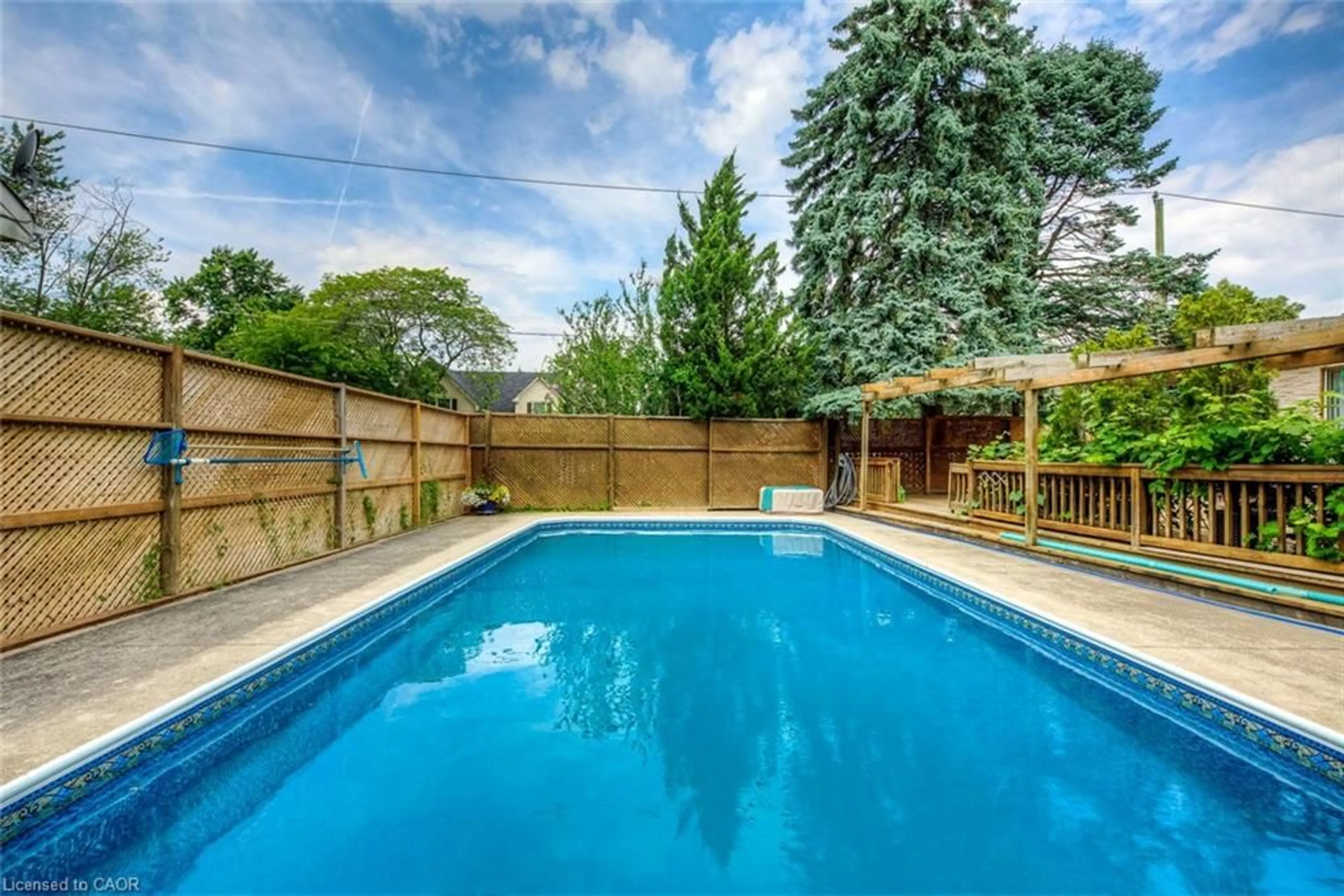 Pool for 1510 Constance Dr, Oakville Ontario L6J 2V2