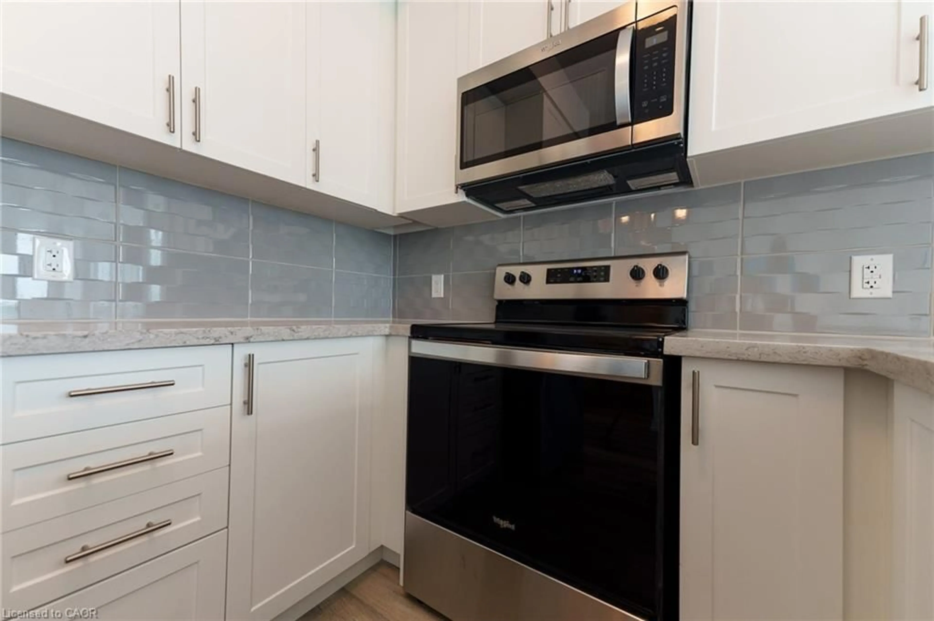 Standard kitchen, ceramic/tile floor for 470 Dundas St #702, Waterdown Ontario L8B 2A6