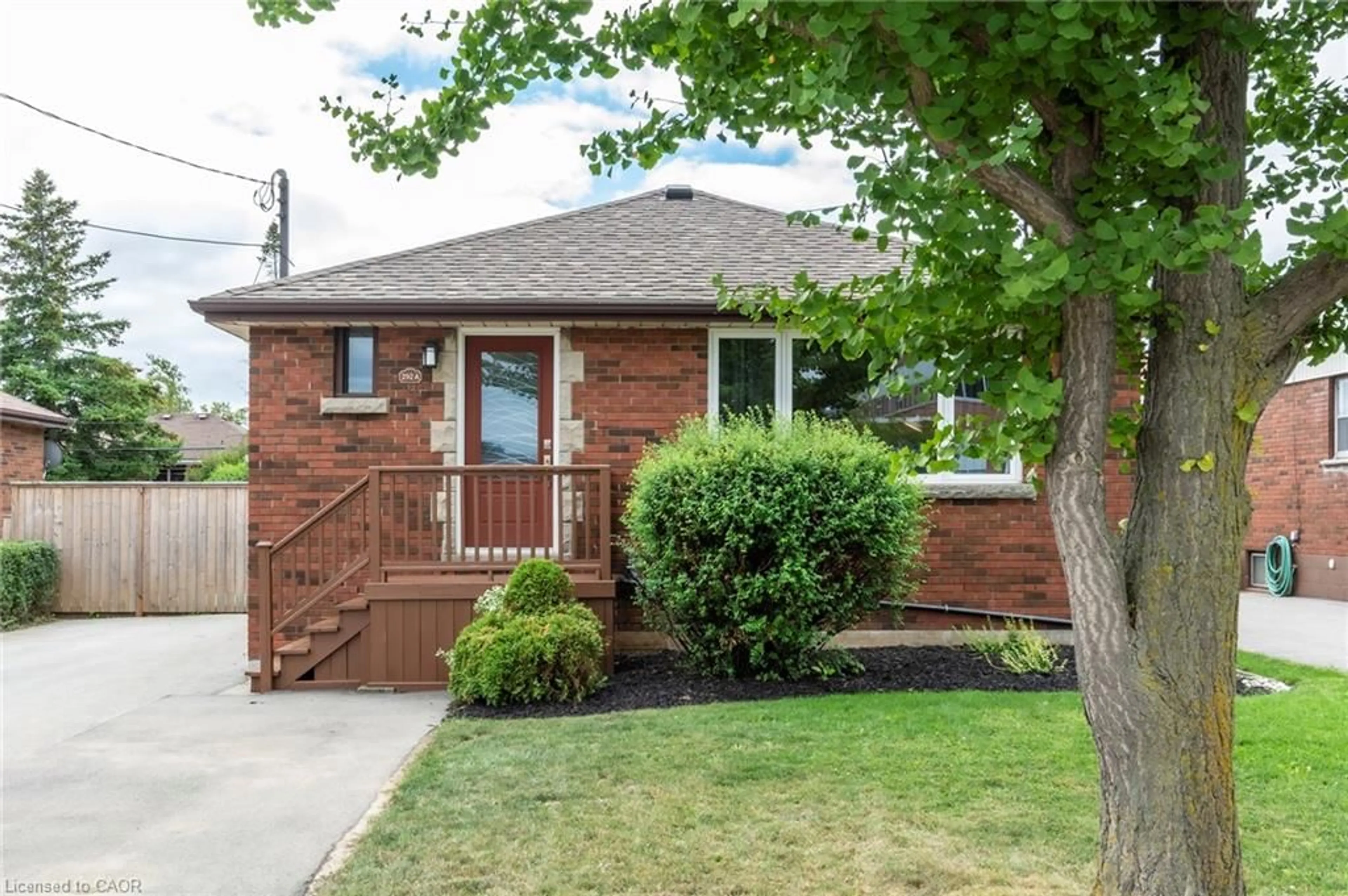 Home with brick exterior material, street for 292 South Bend Rd, Hamilton Ontario L9A 2C5