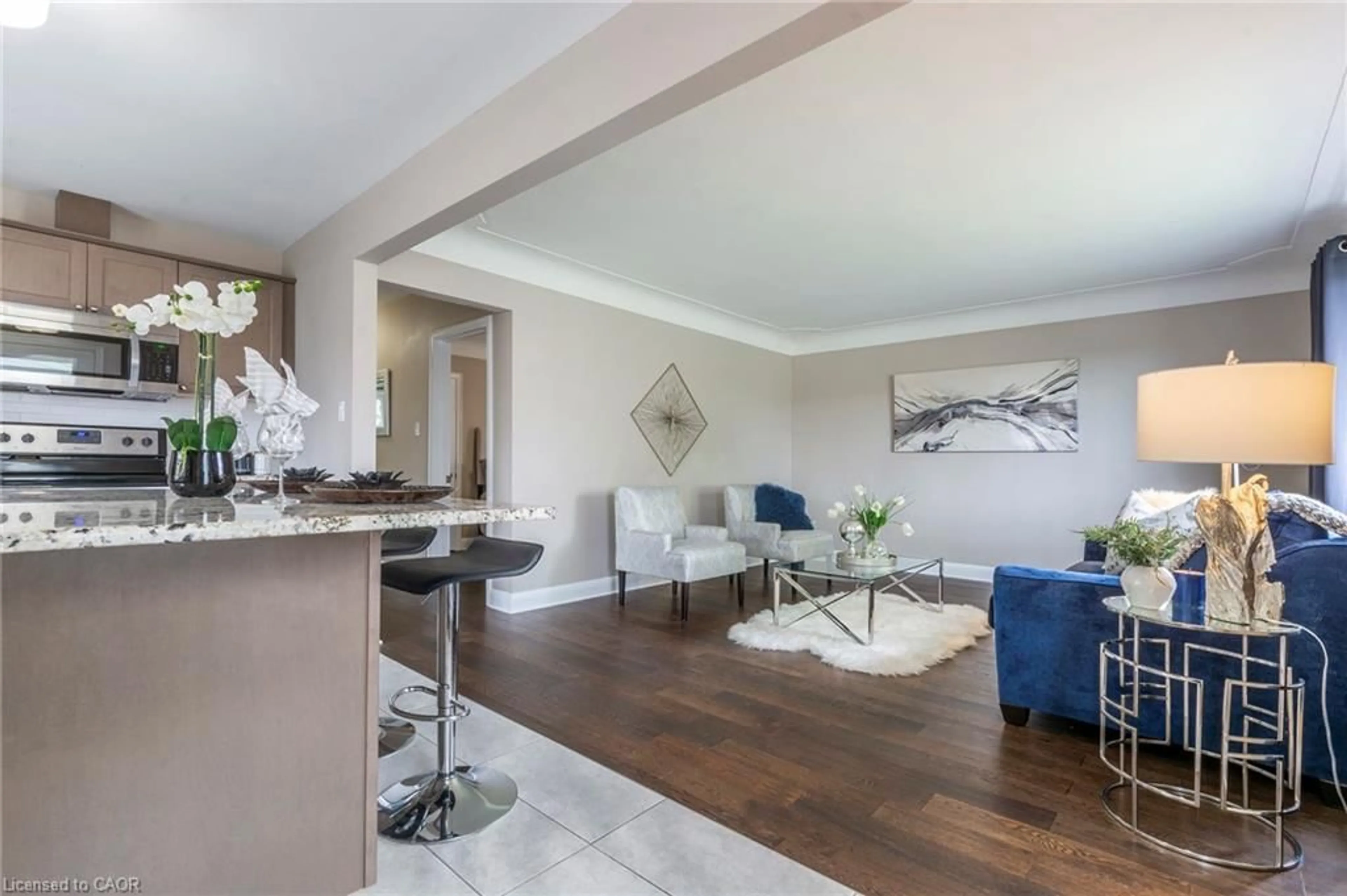 Living room with furniture, unknown for 292 South Bend Rd, Hamilton Ontario L9A 2C5