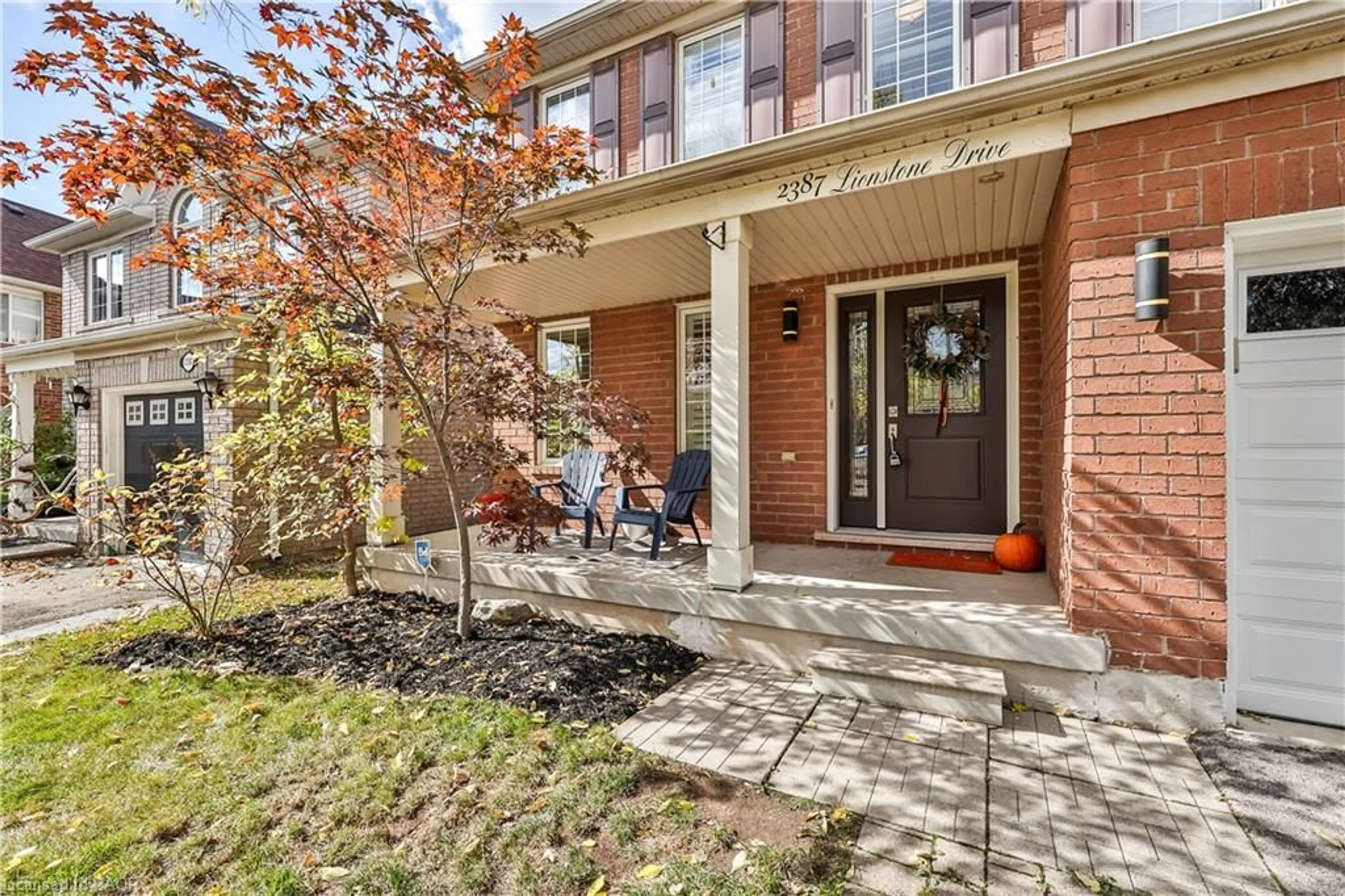 Home with brick exterior material, street for 2387 Lionstone Dr, Oakville Ontario L6M 4S8