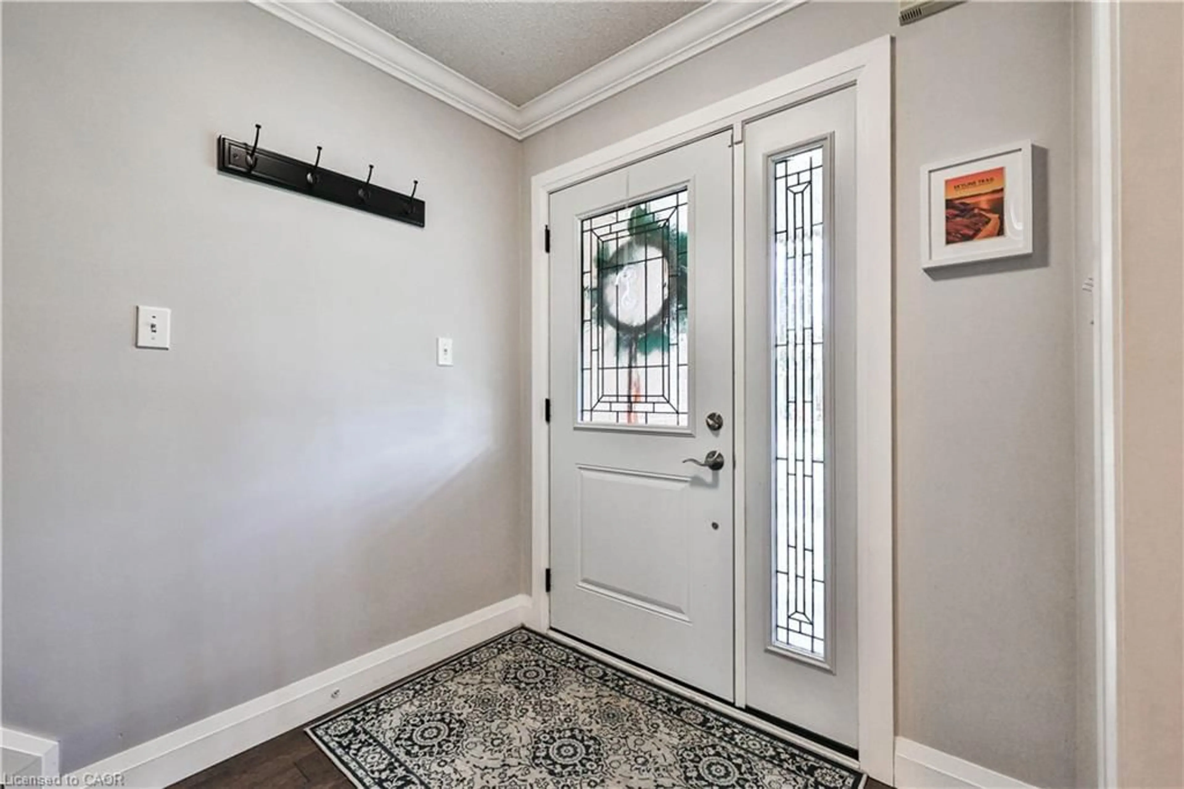 Indoor entryway for 2387 Lionstone Dr, Oakville Ontario L6M 4S8