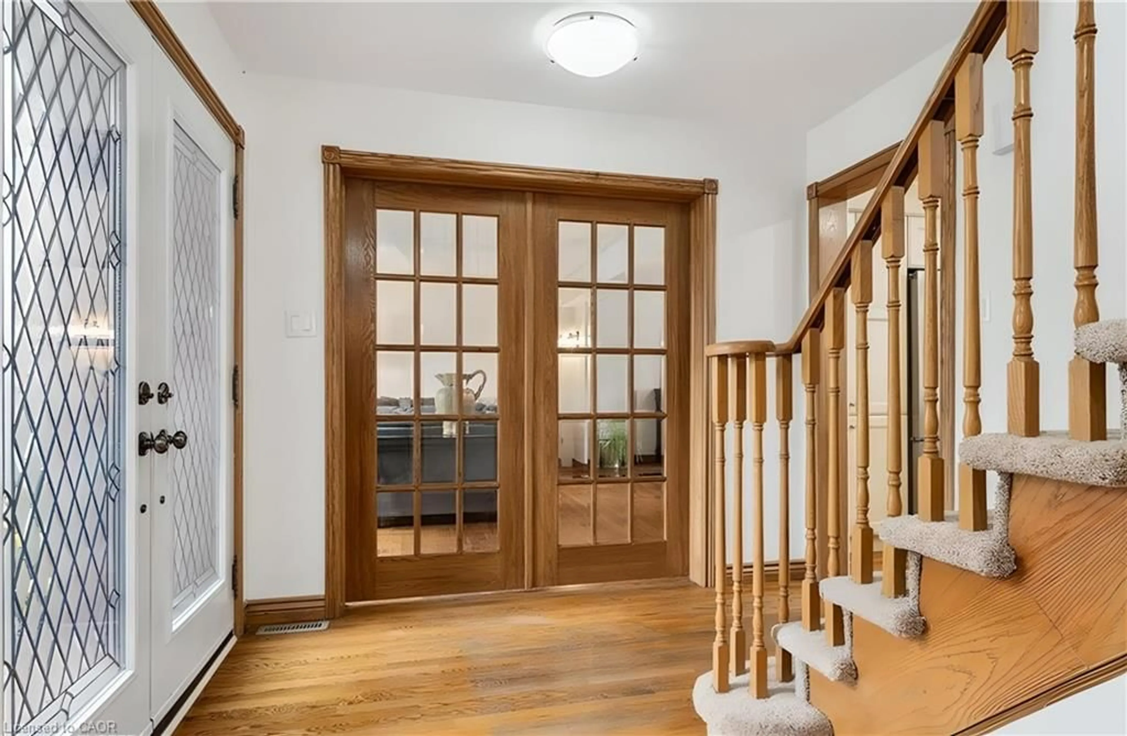 Indoor entryway for 6654 Mockingbird Lane, Mississauga Ontario L5N 5J9