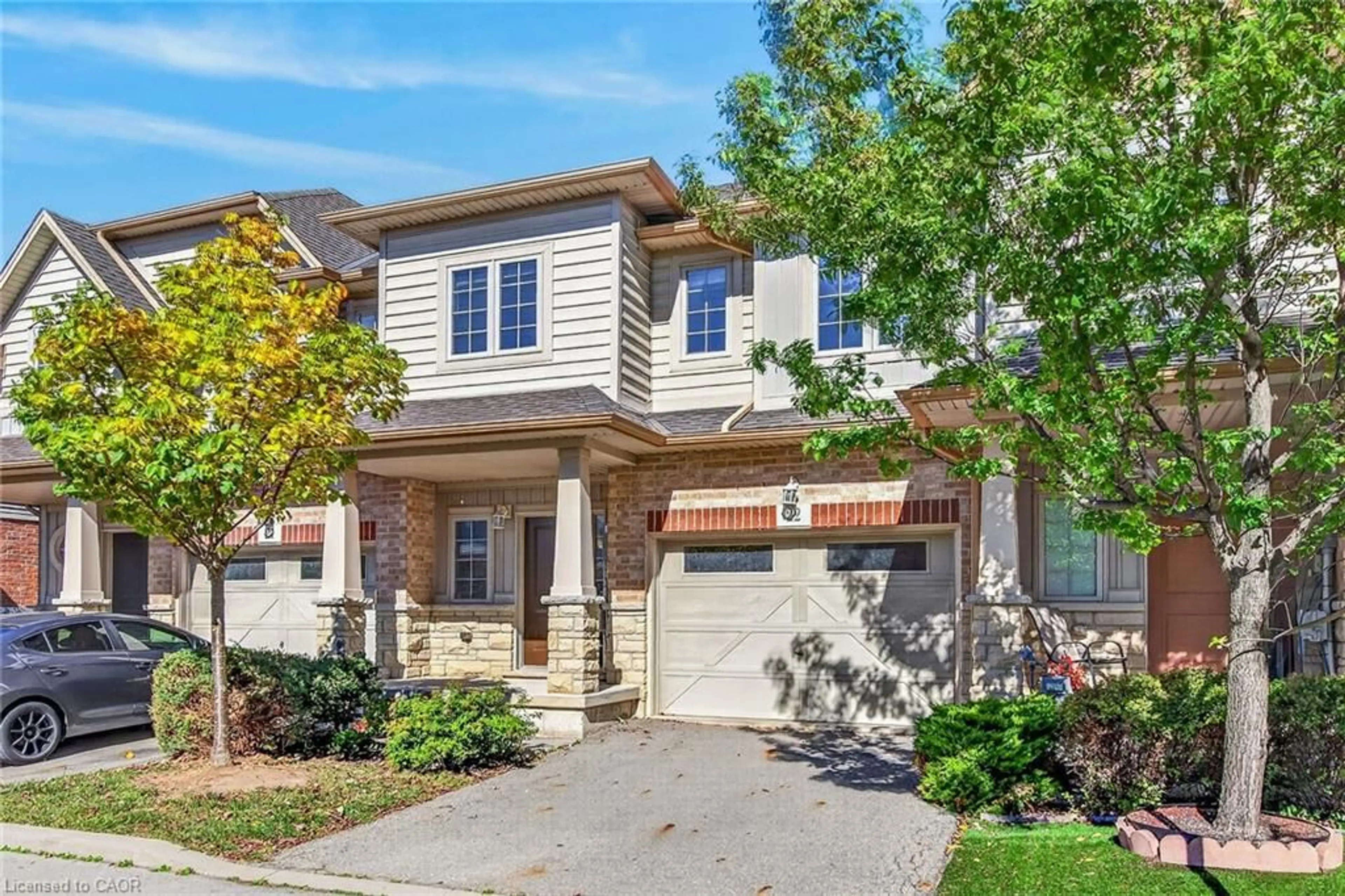 Home with brick exterior material, street for 8 Lakelawn Rd #22, Grimsby Ontario L3M 0G1