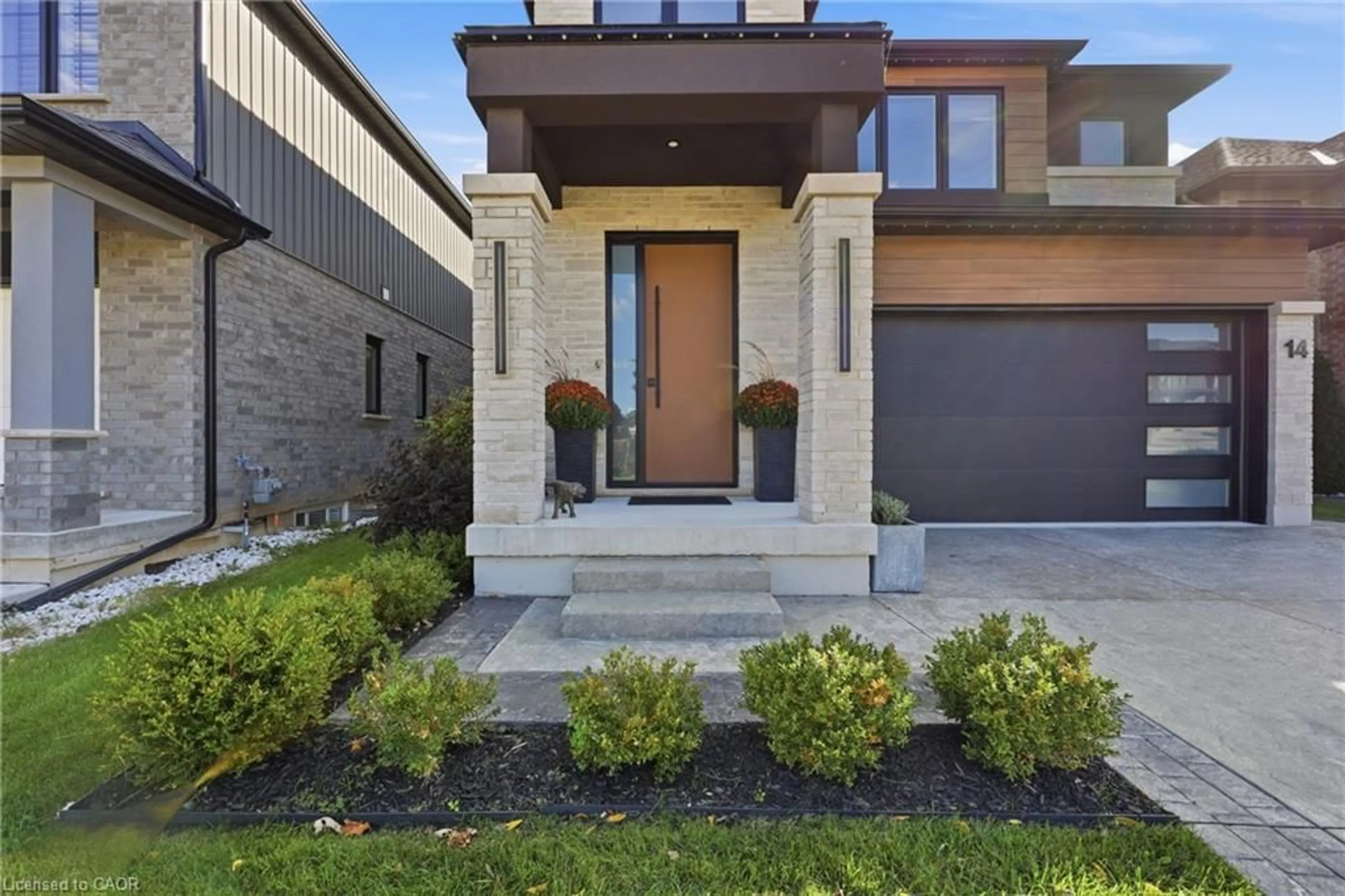 Home with brick exterior material, street for 14 Bergenstein Cres, Fonthill Ontario L0S 1E6