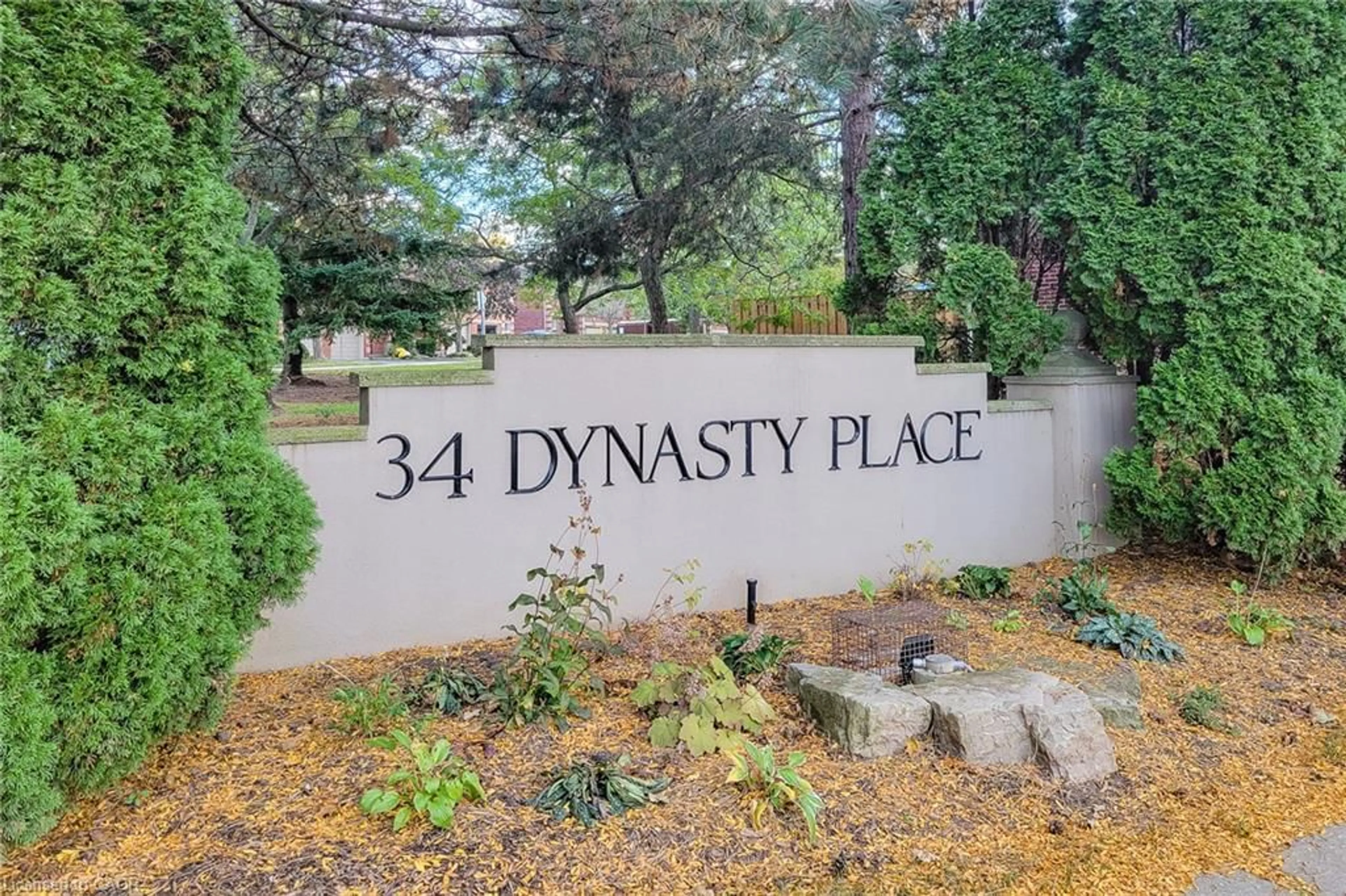 Indoor entryway for 34 Dynasty Ave #44, Stoney Creek Ontario L8G 5C8