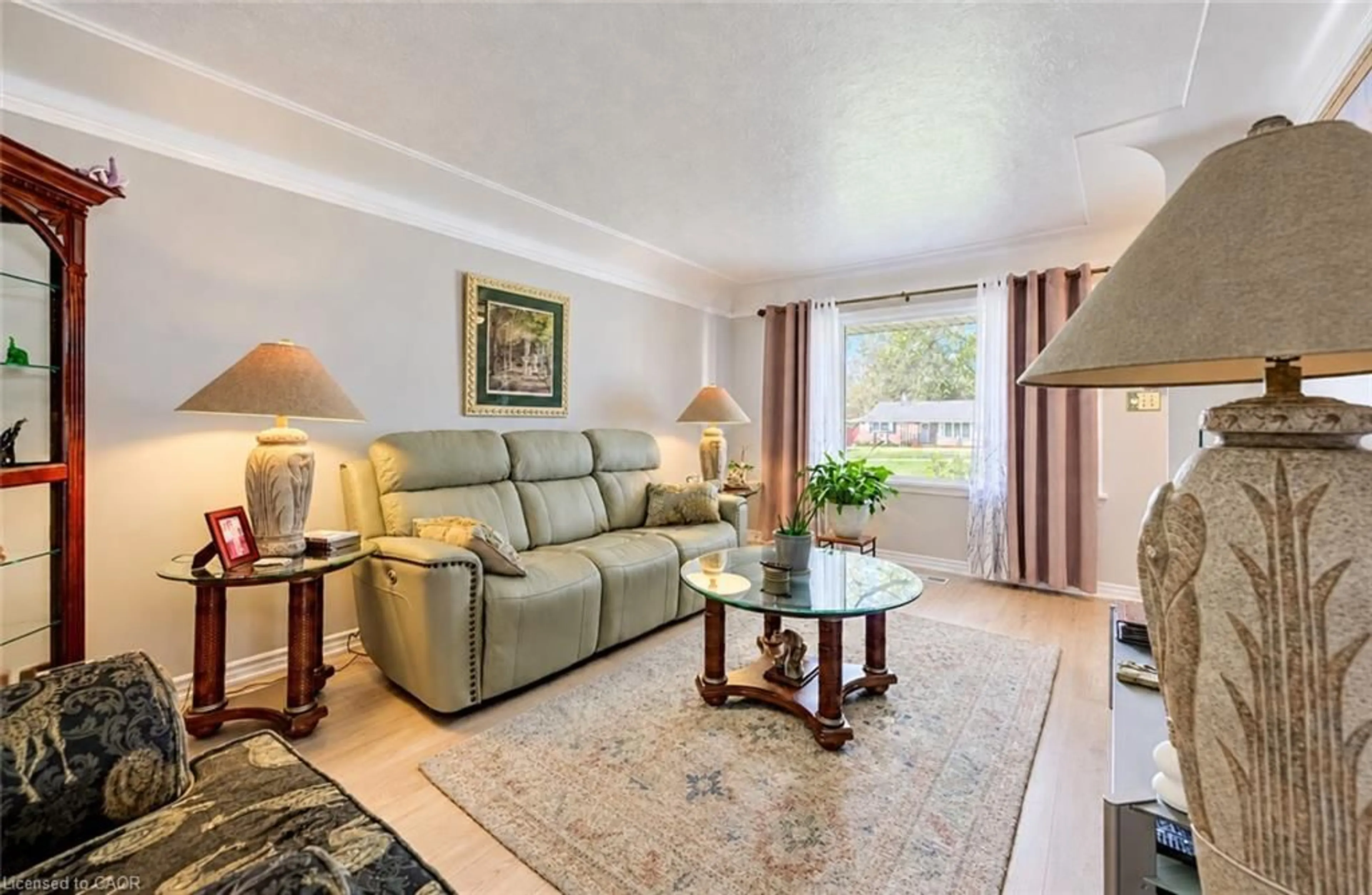 Living room with furniture, unknown for 582 Grand Valley Dr, Cambridge Ontario N3H 2S1