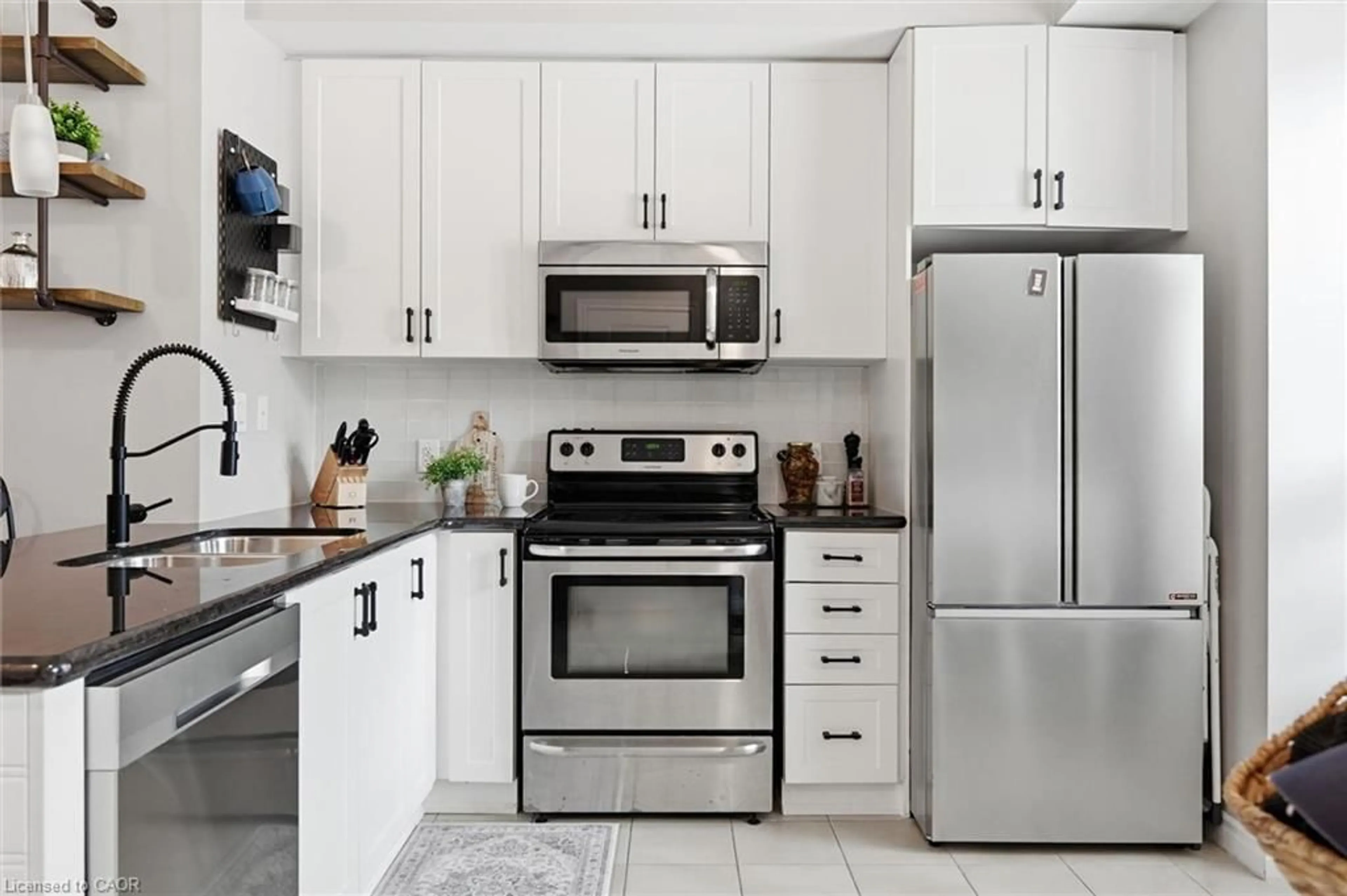 Standard kitchen, ceramic/tile floor for 5030 Corporate Dr #9, Burlington Ontario L7L 0H8