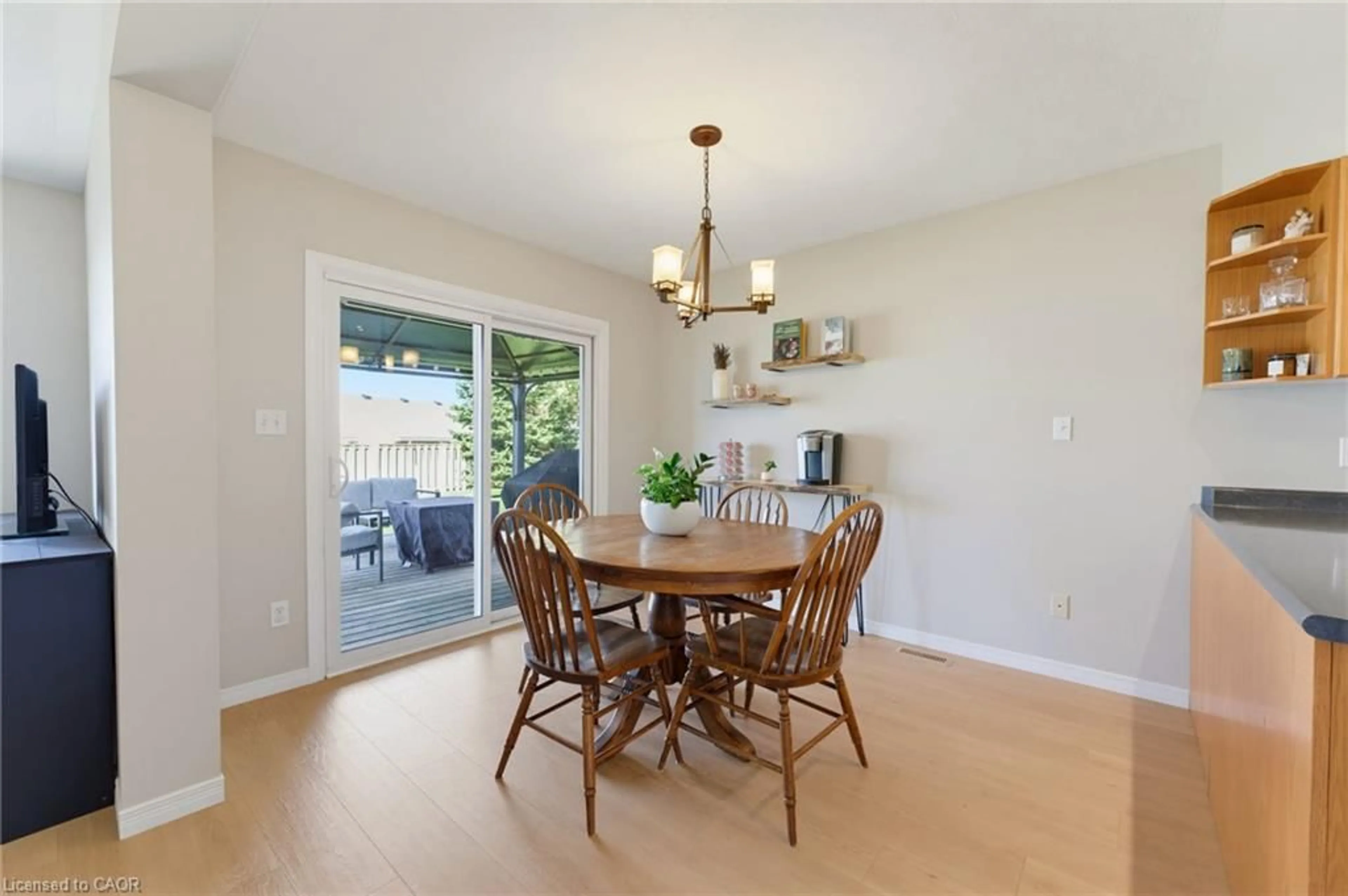 Dining room, wood/laminate floor for 15 Barnett St, Listowel Ontario N4W 3V9
