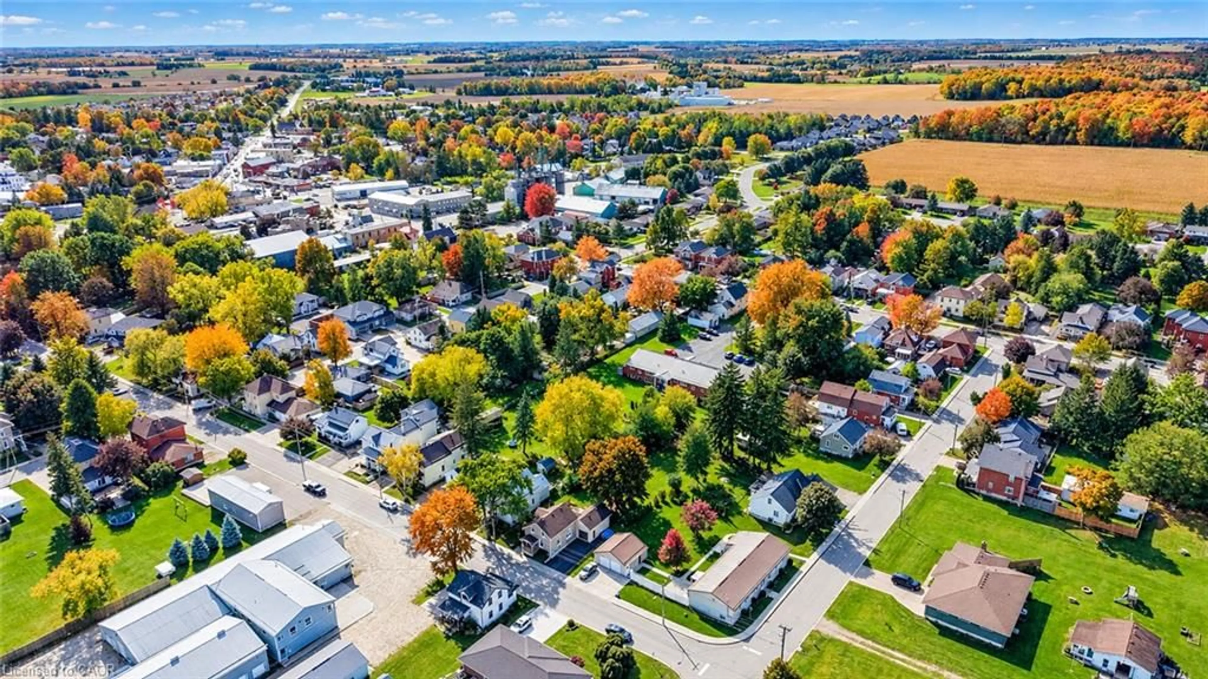 A pic from outside/outdoor area/front of a property/back of a property/a pic from drone, street for 115 John St, Tavistock Ontario N0B 2R0
