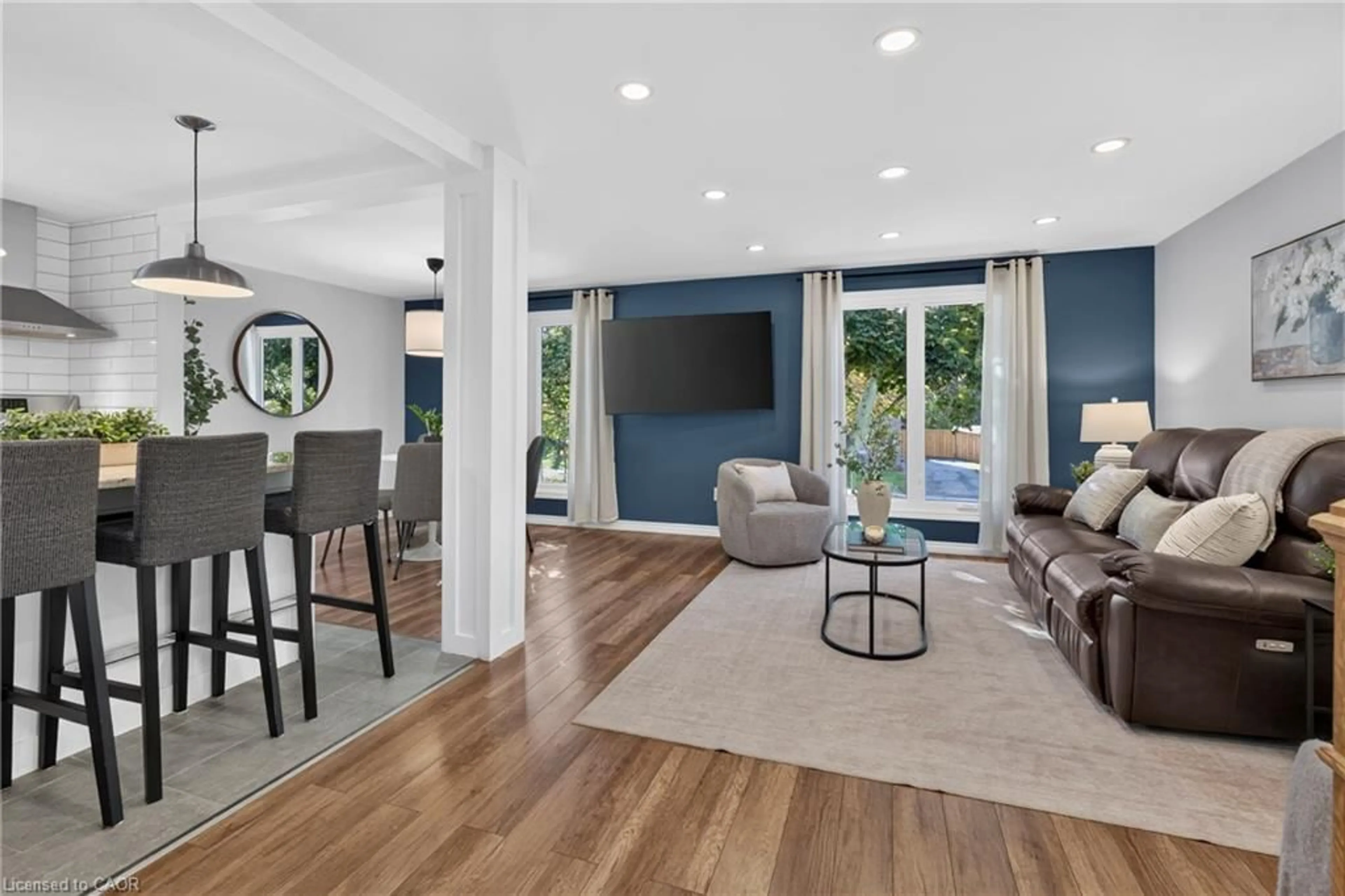 Living room with furniture, unknown for 23 Knightswood Cres, Brantford Ontario N3R 7E6