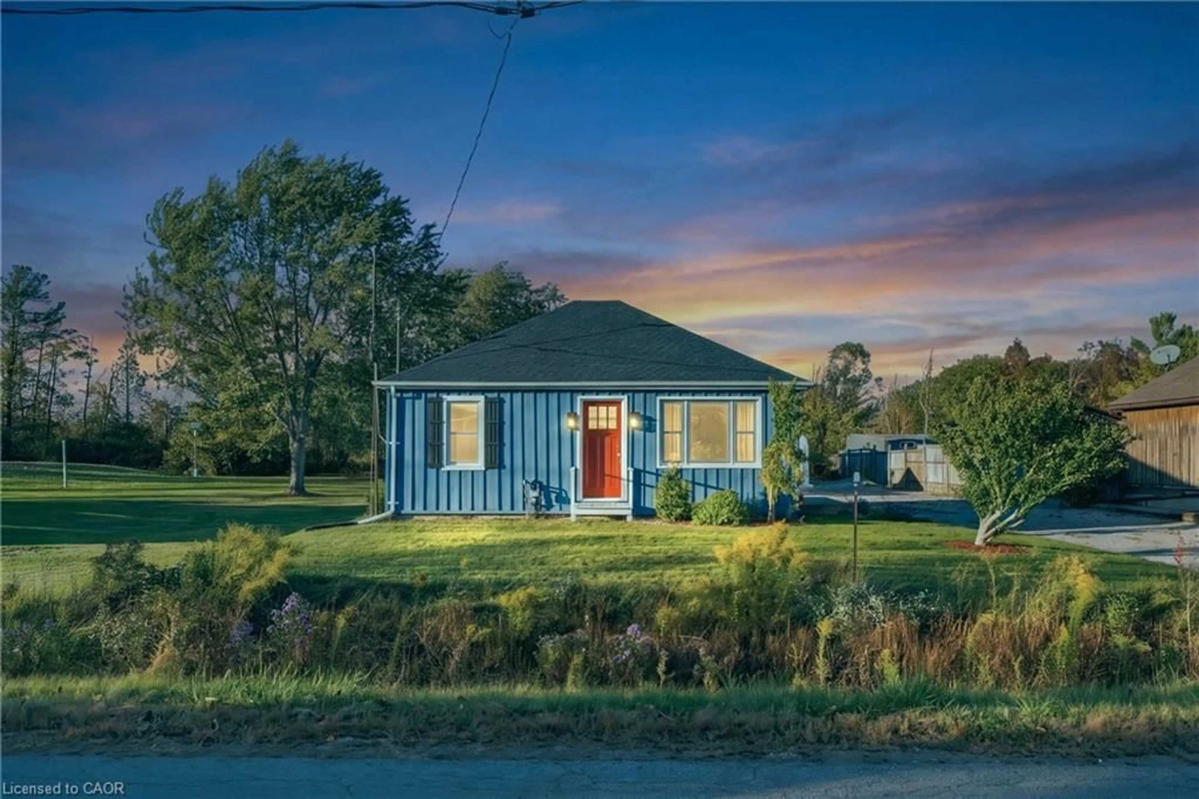 Home with vinyl exterior material, street for 829 Port Maitland Rd, Dunnville Ontario N1A 2W6