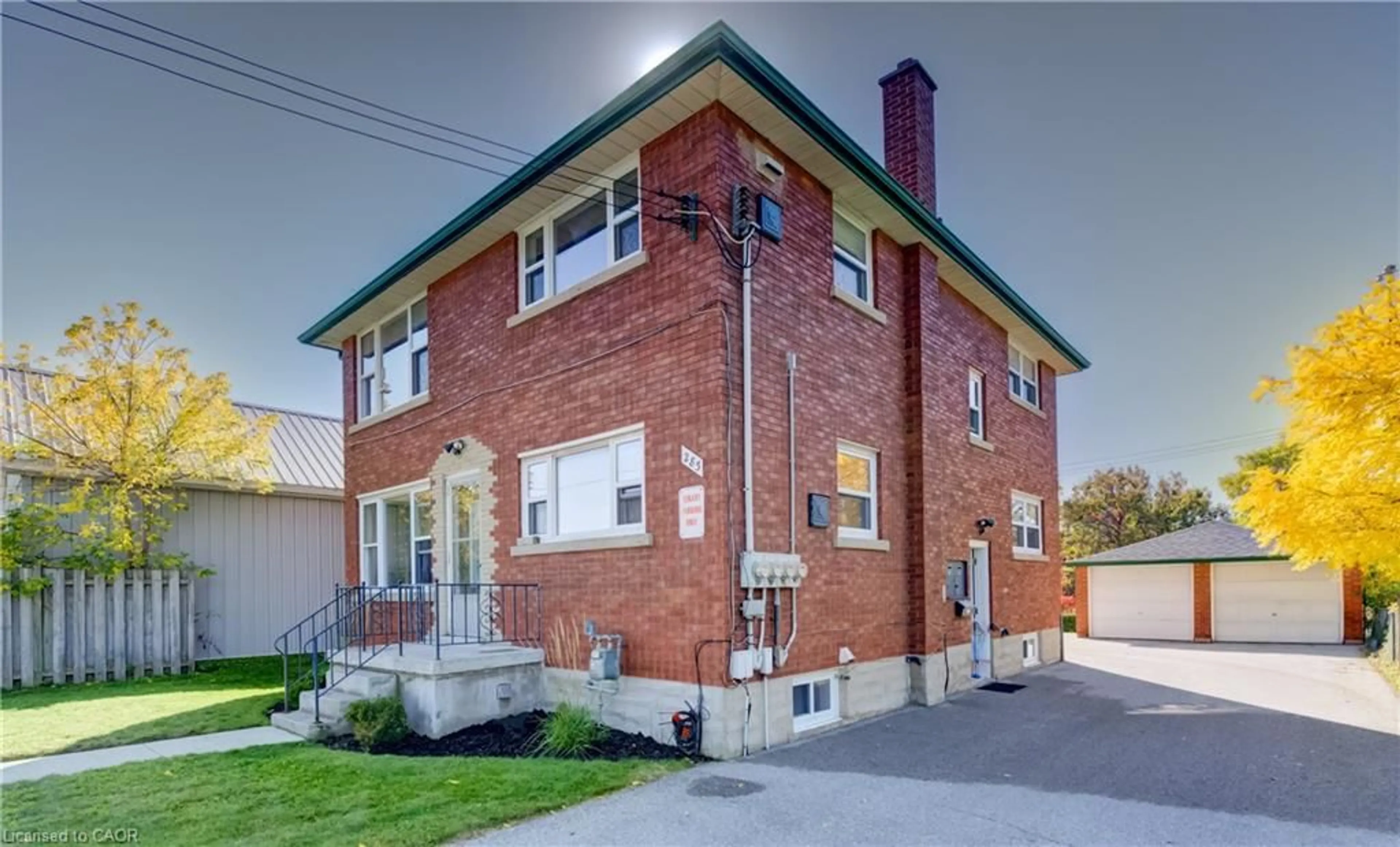 Home with brick exterior material, building for 283 Becker St, Kitchener Ontario N2B 1X8