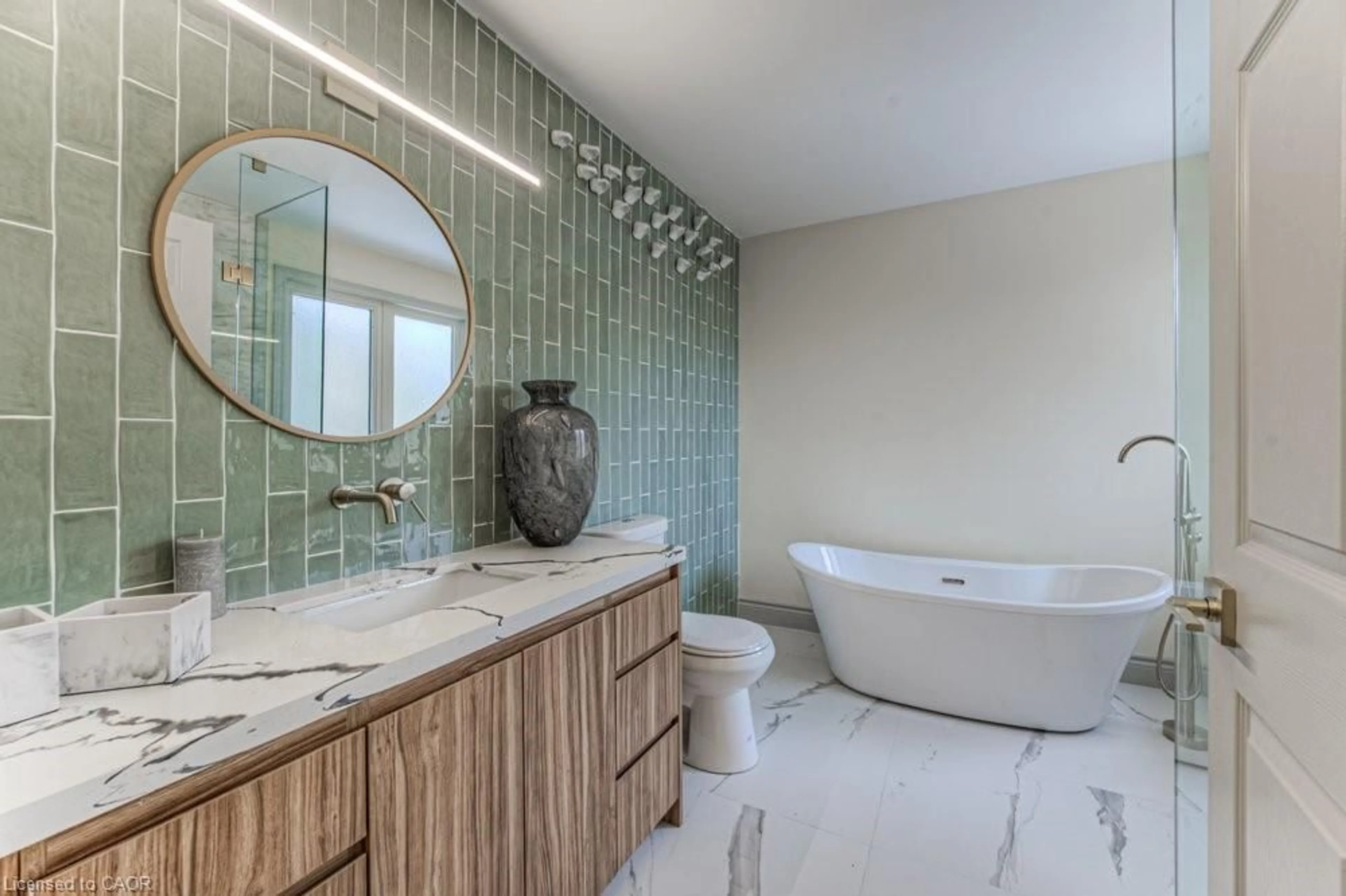 Contemporary bathroom, ceramic/tile floor for 544 Buckingham Blvd, Waterloo Ontario N2T 2T8