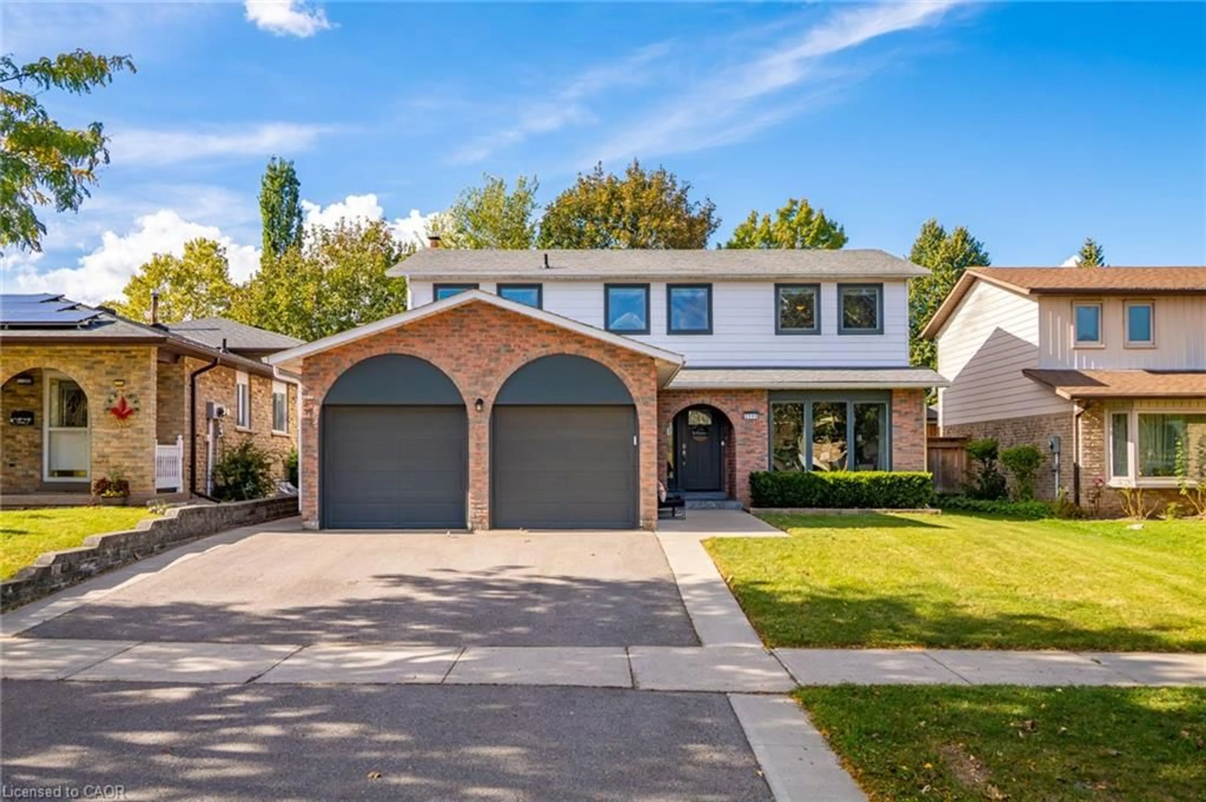 Home with brick exterior material, street for 2595 Cavendish Dr, Burlington Ontario L7P 4A9